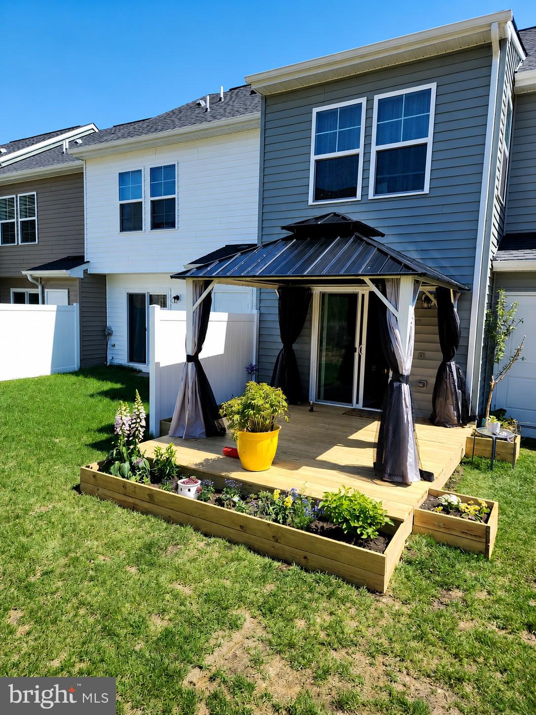 WHISPERING PINES - Residential