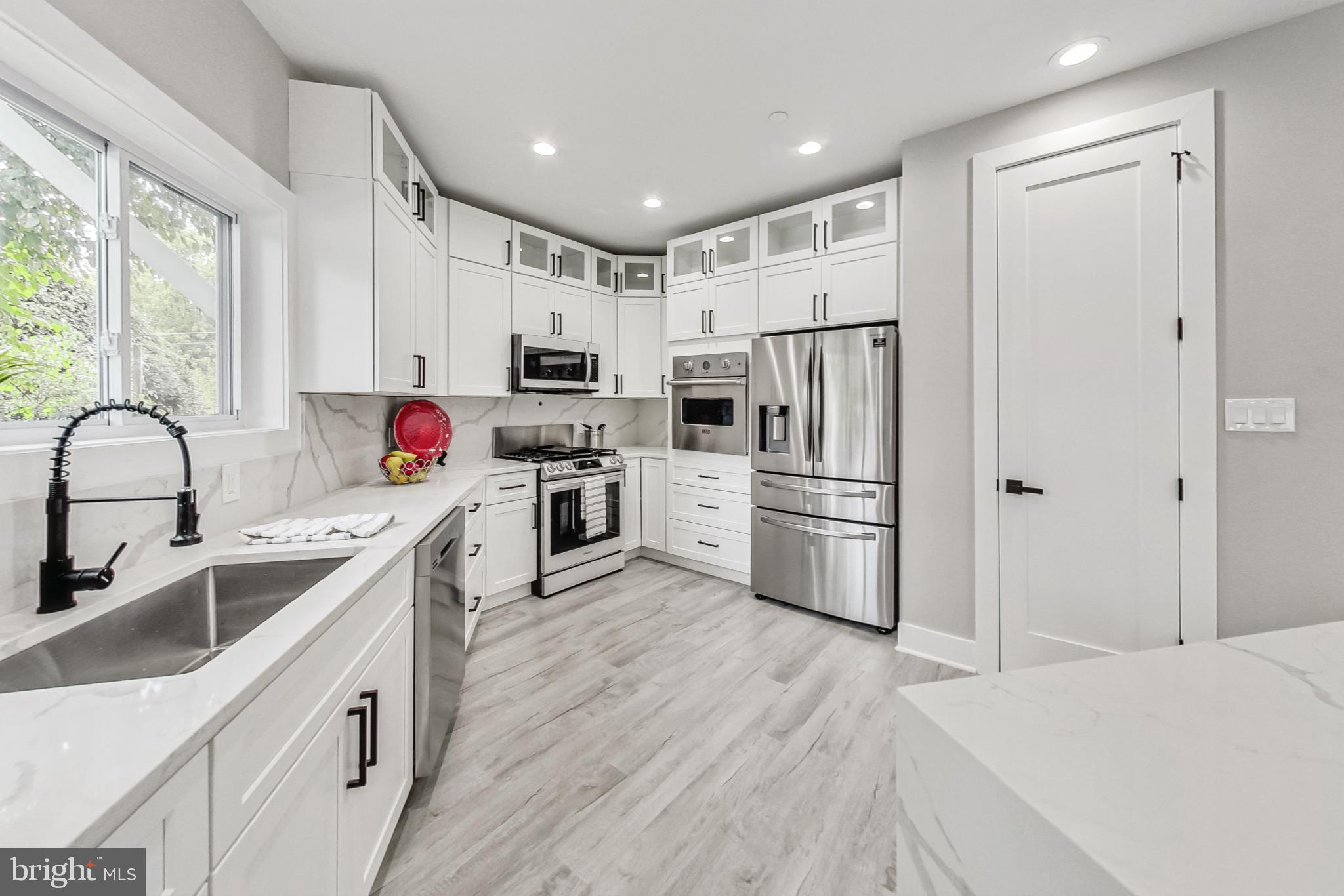 KENSINGTON HEIGHTS - Residential