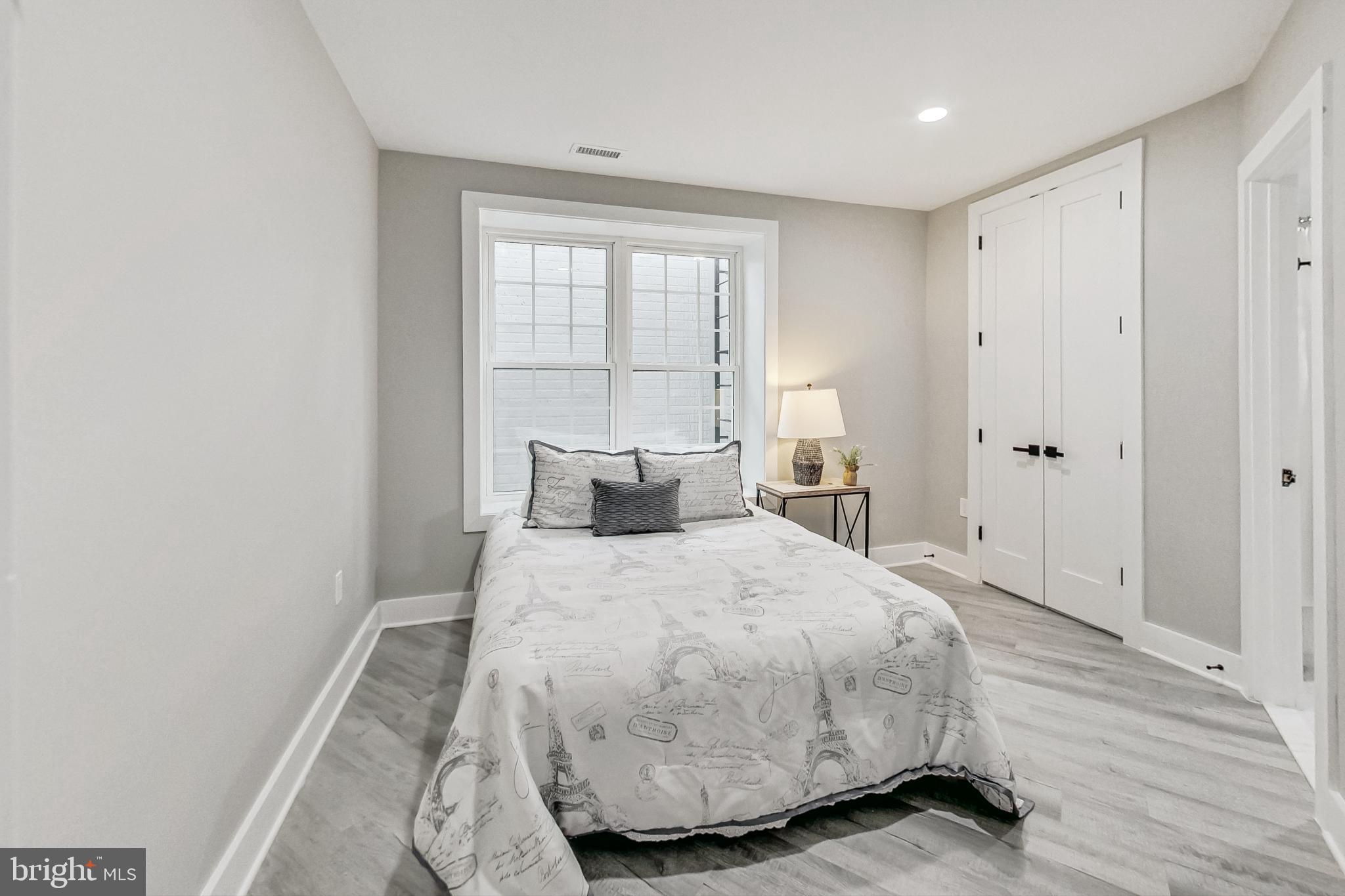 KENSINGTON HEIGHTS - Residential