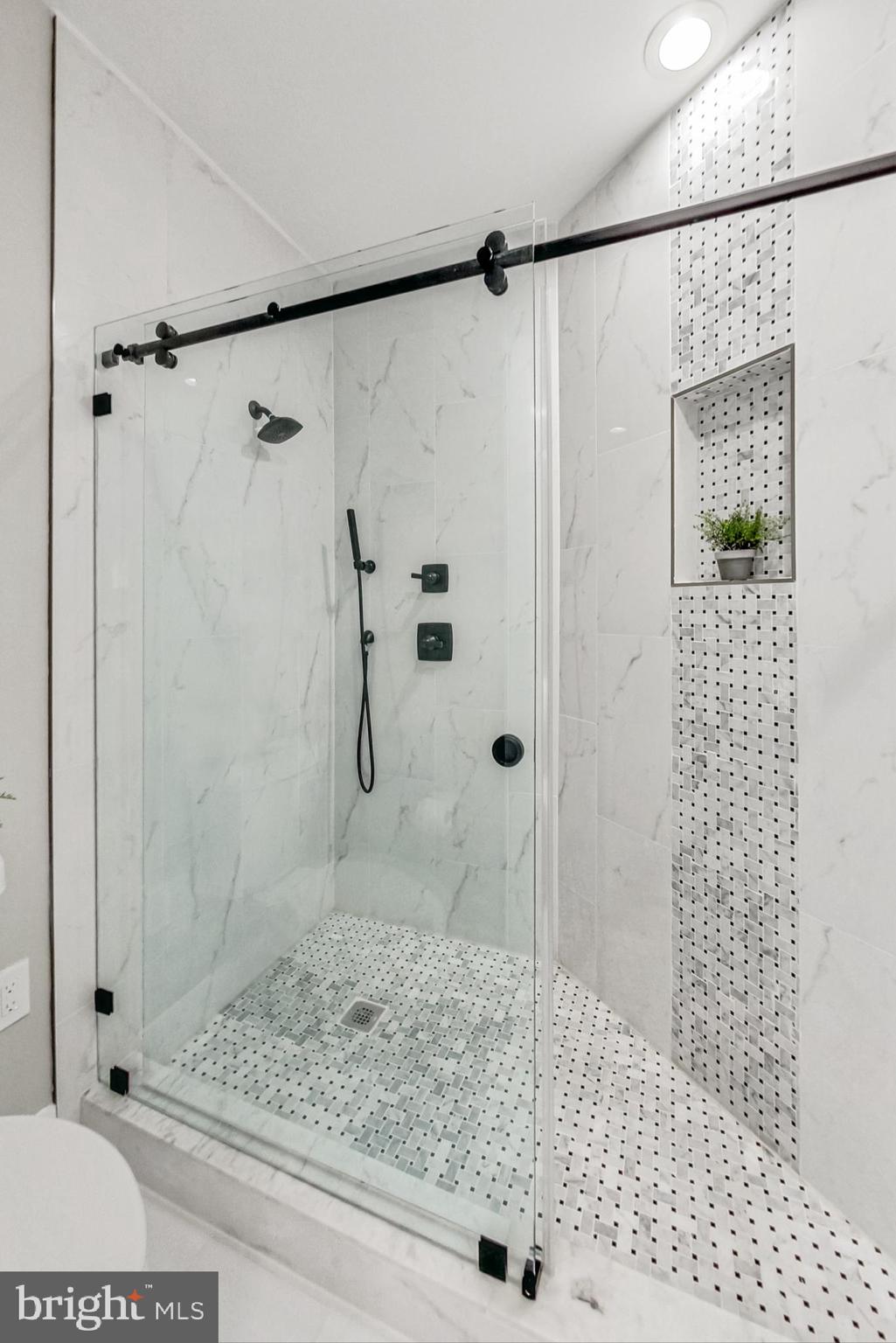 KENSINGTON HEIGHTS - Residential