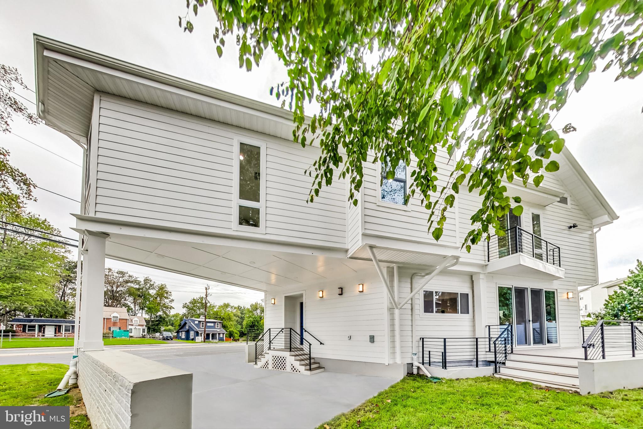 KENSINGTON HEIGHTS - Residential