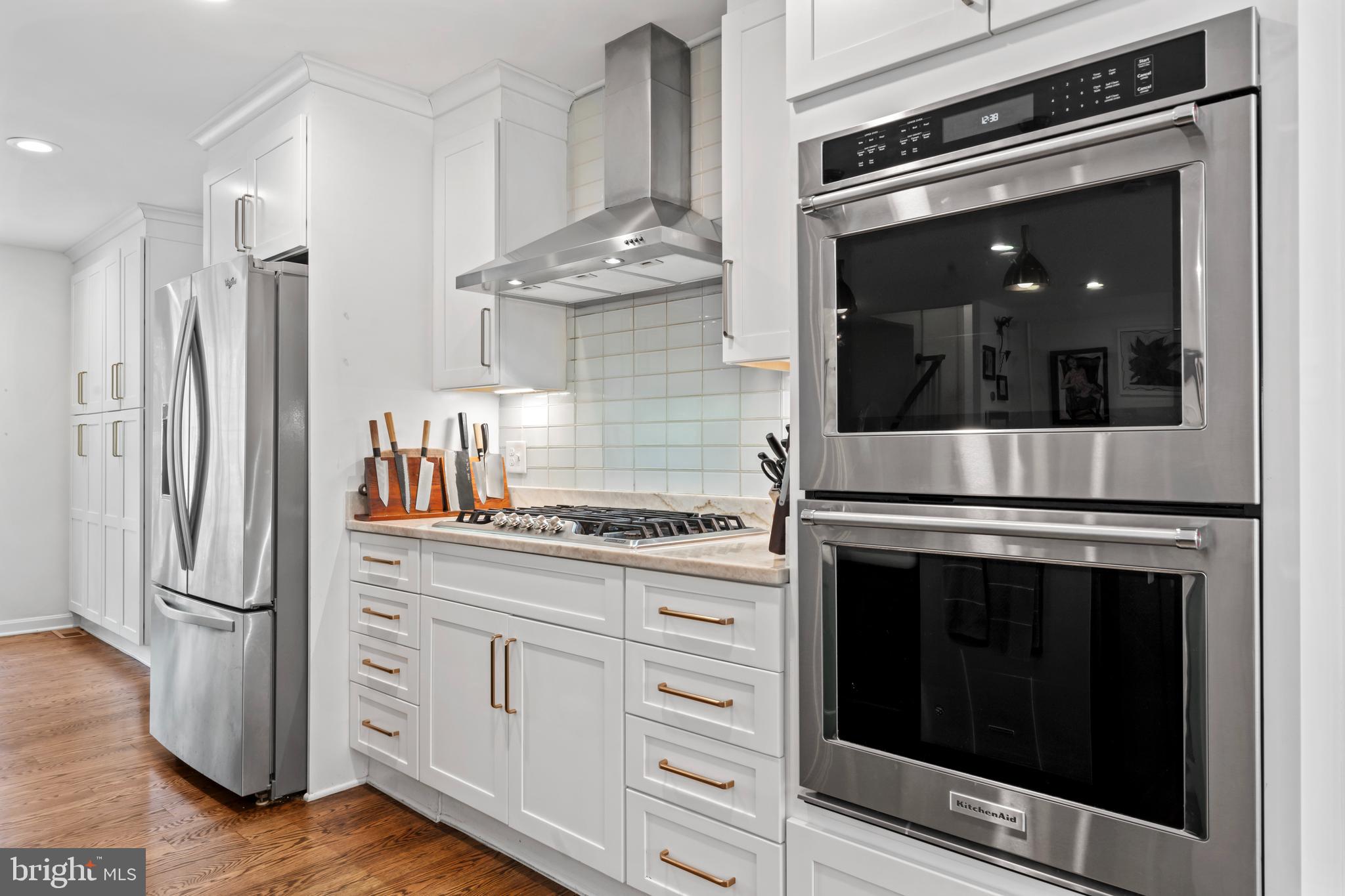 RESTON - Residential
