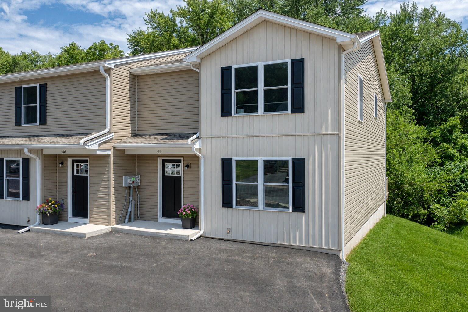 PETERSBURG COMMONS - Residential