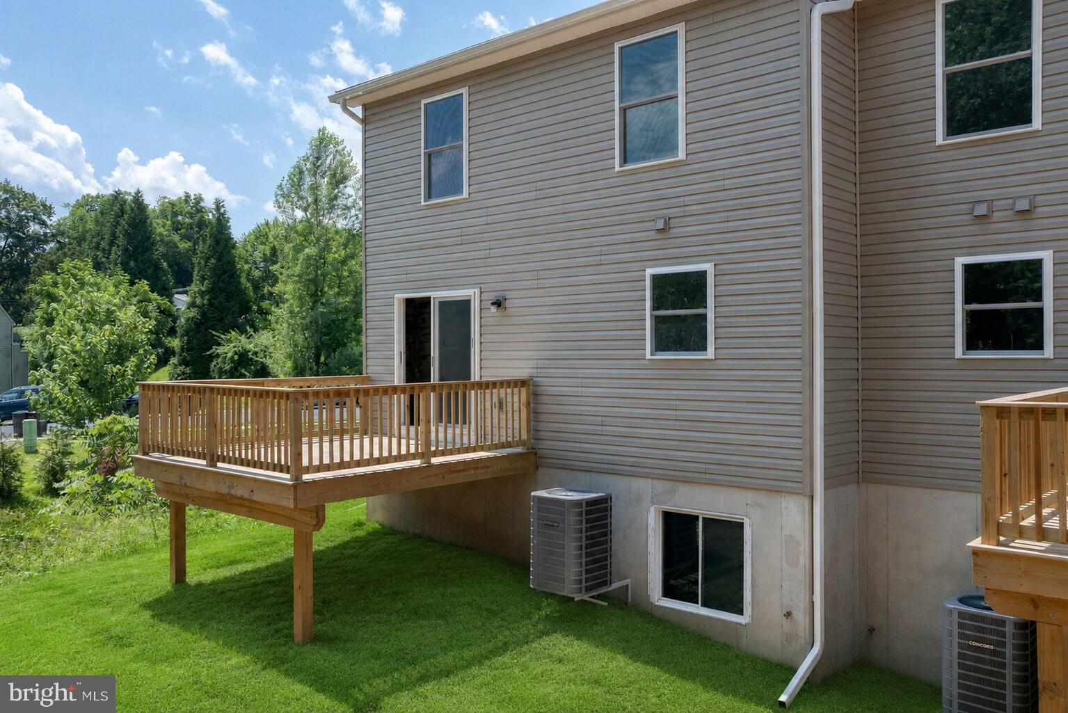 PETERSBURG COMMONS - Residential