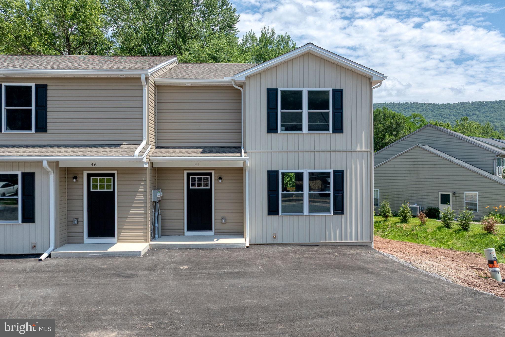 PETERSBURG COMMONS - Residential