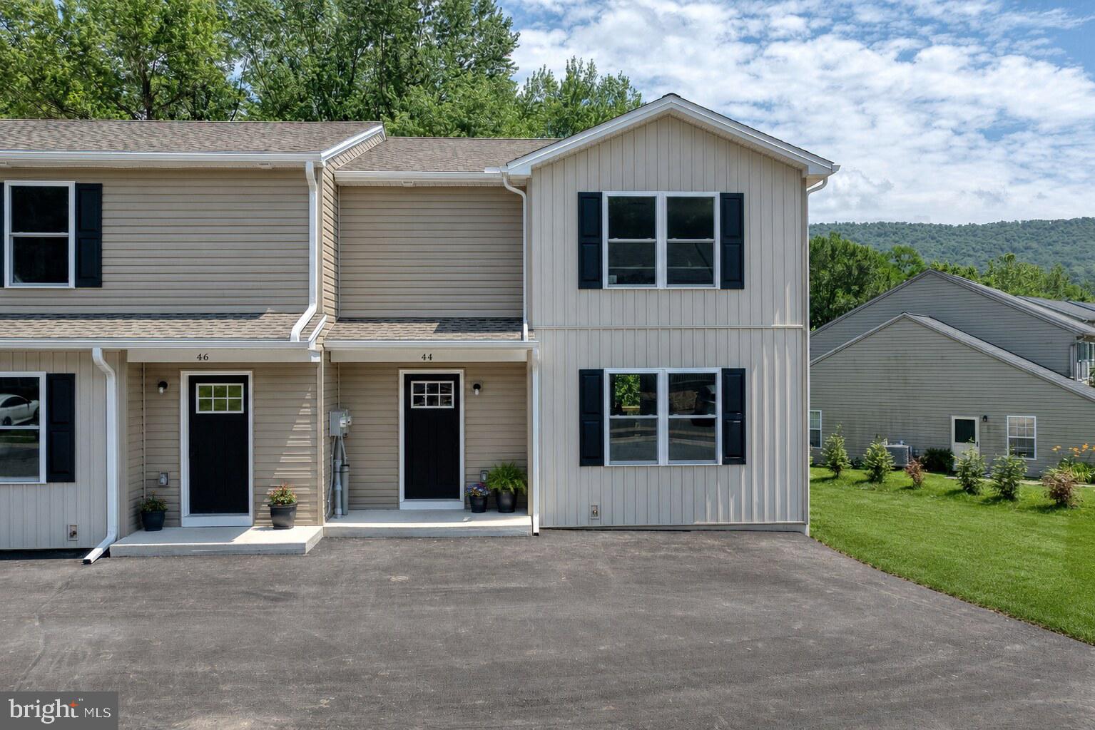PETERSBURG COMMONS - Residential