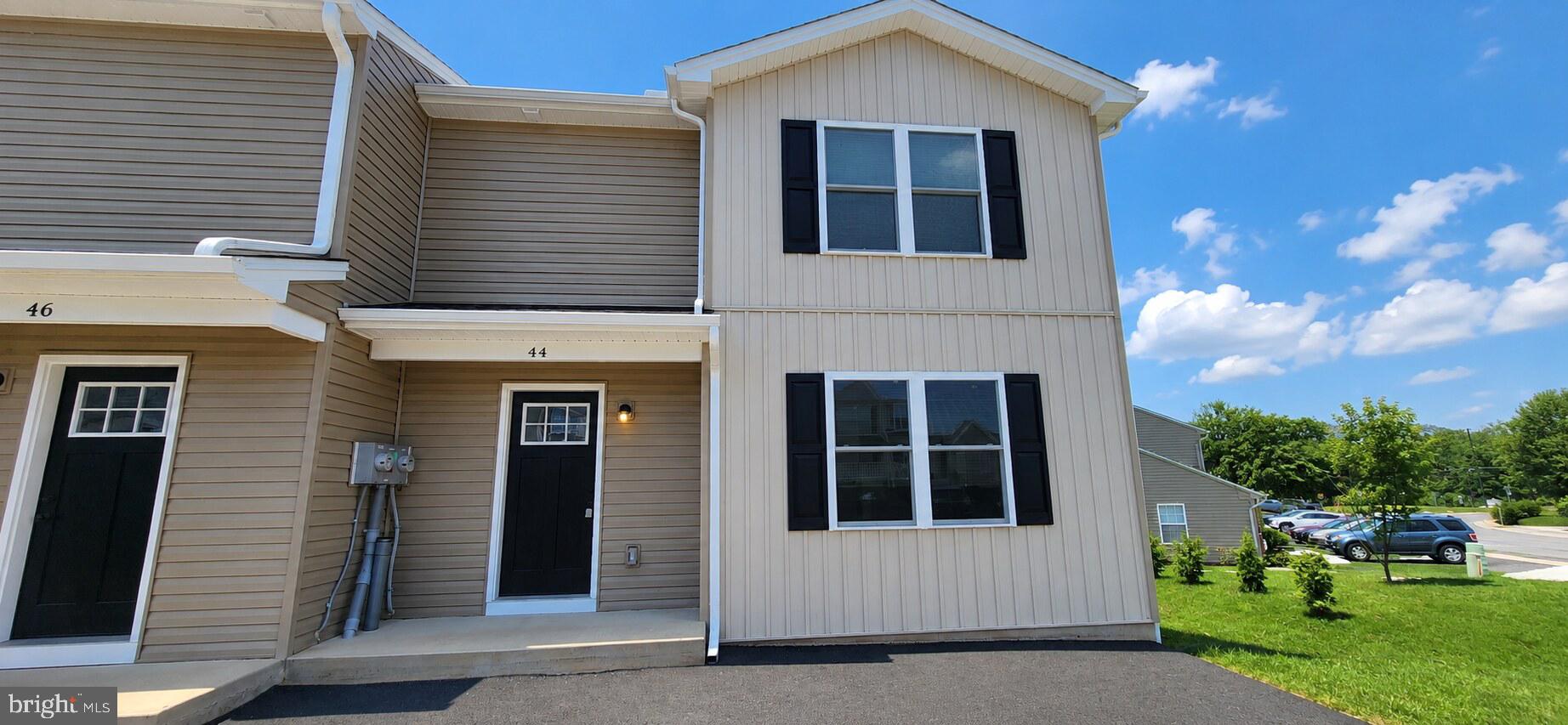 PETERSBURG COMMONS - Residential