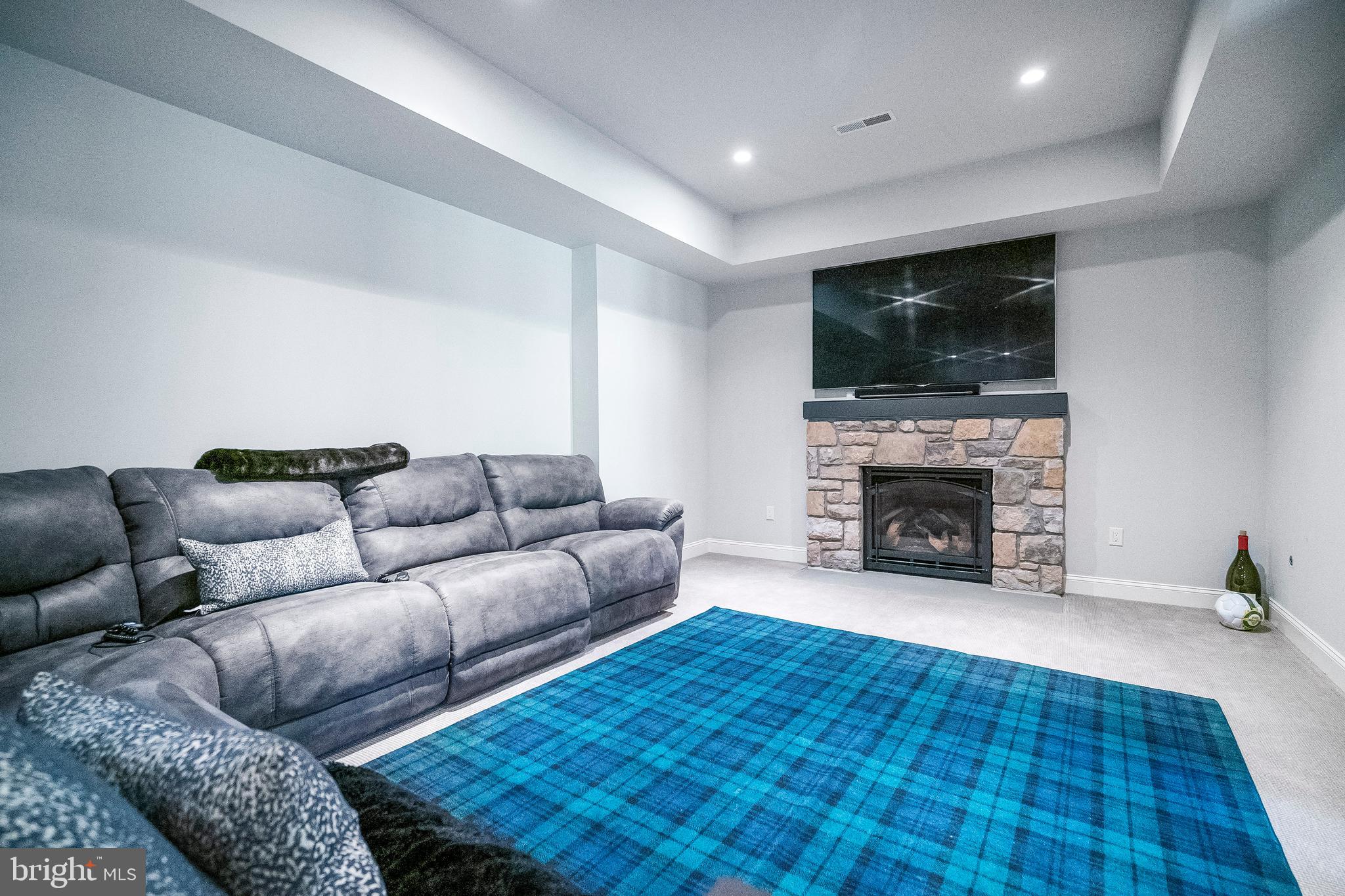 SYCAMORE EDGE - Residential