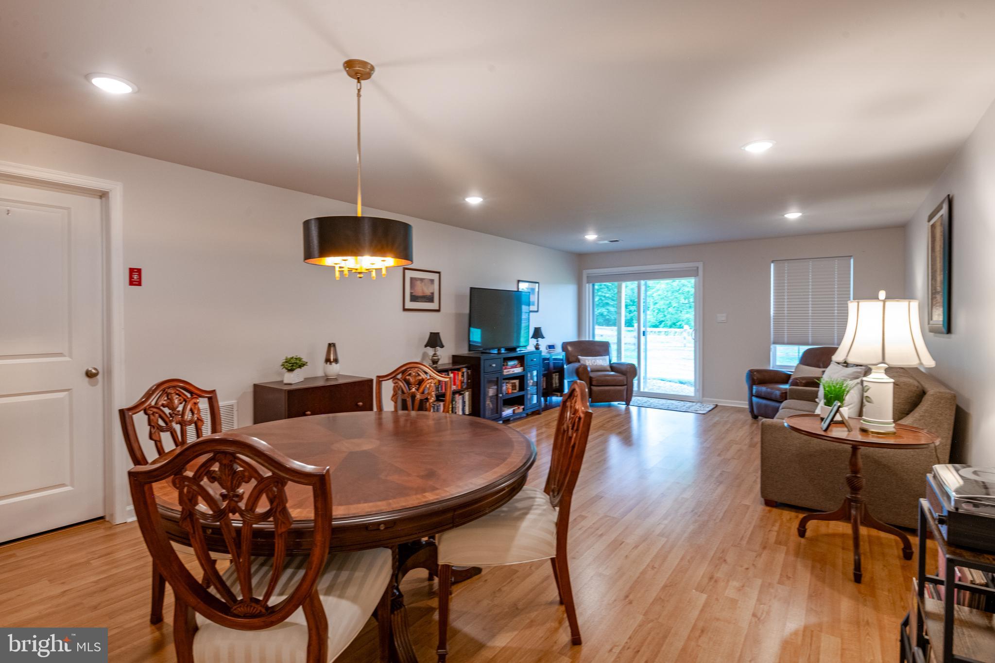 POTTSGROVE HUNT - Residential
