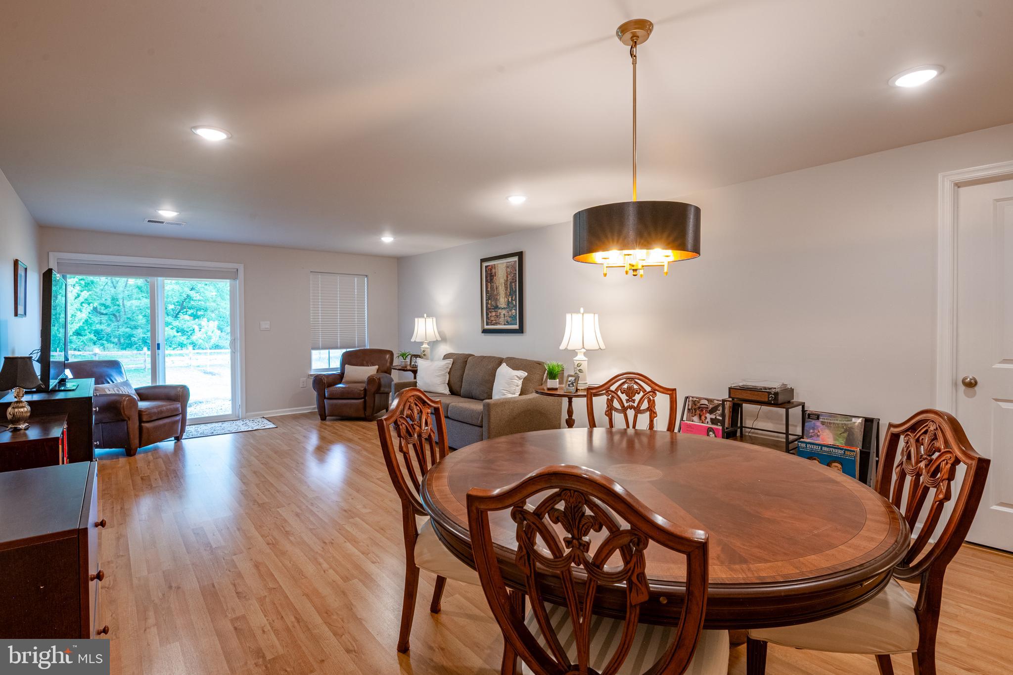POTTSGROVE HUNT - Residential