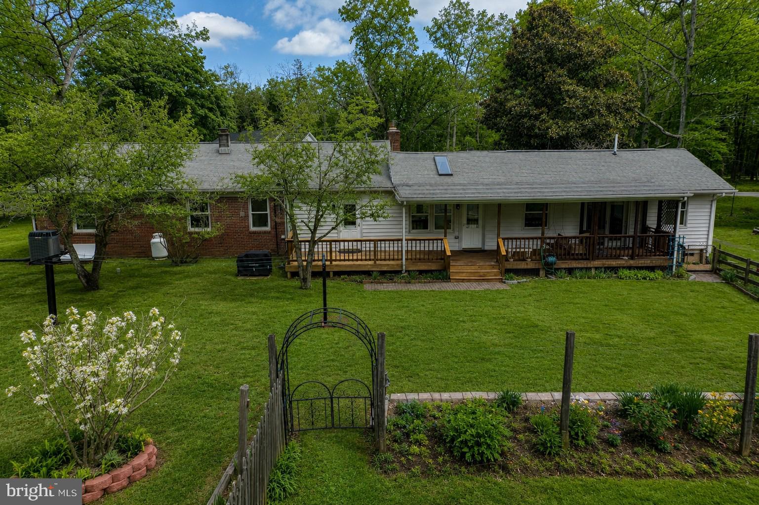 SHEPPERDS GROVE - Residential