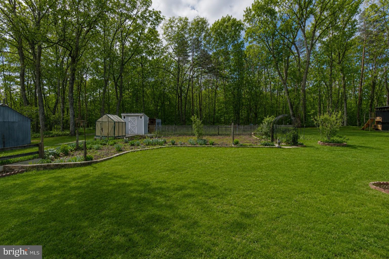 SHEPPERDS GROVE - Residential