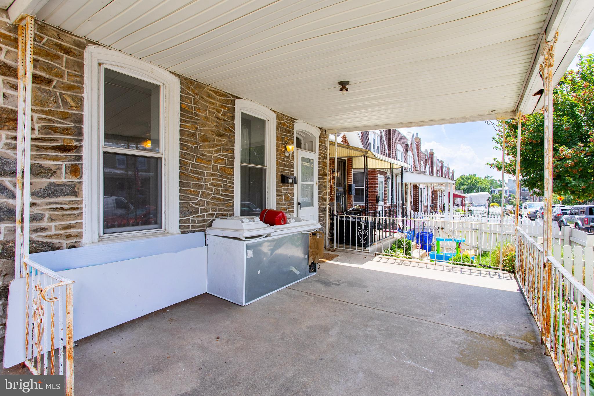 ROXBOROUGH - Residential