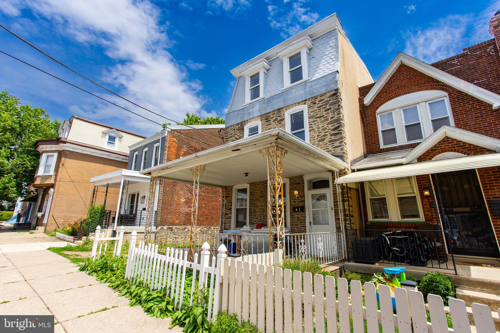 ROXBOROUGH - Residential