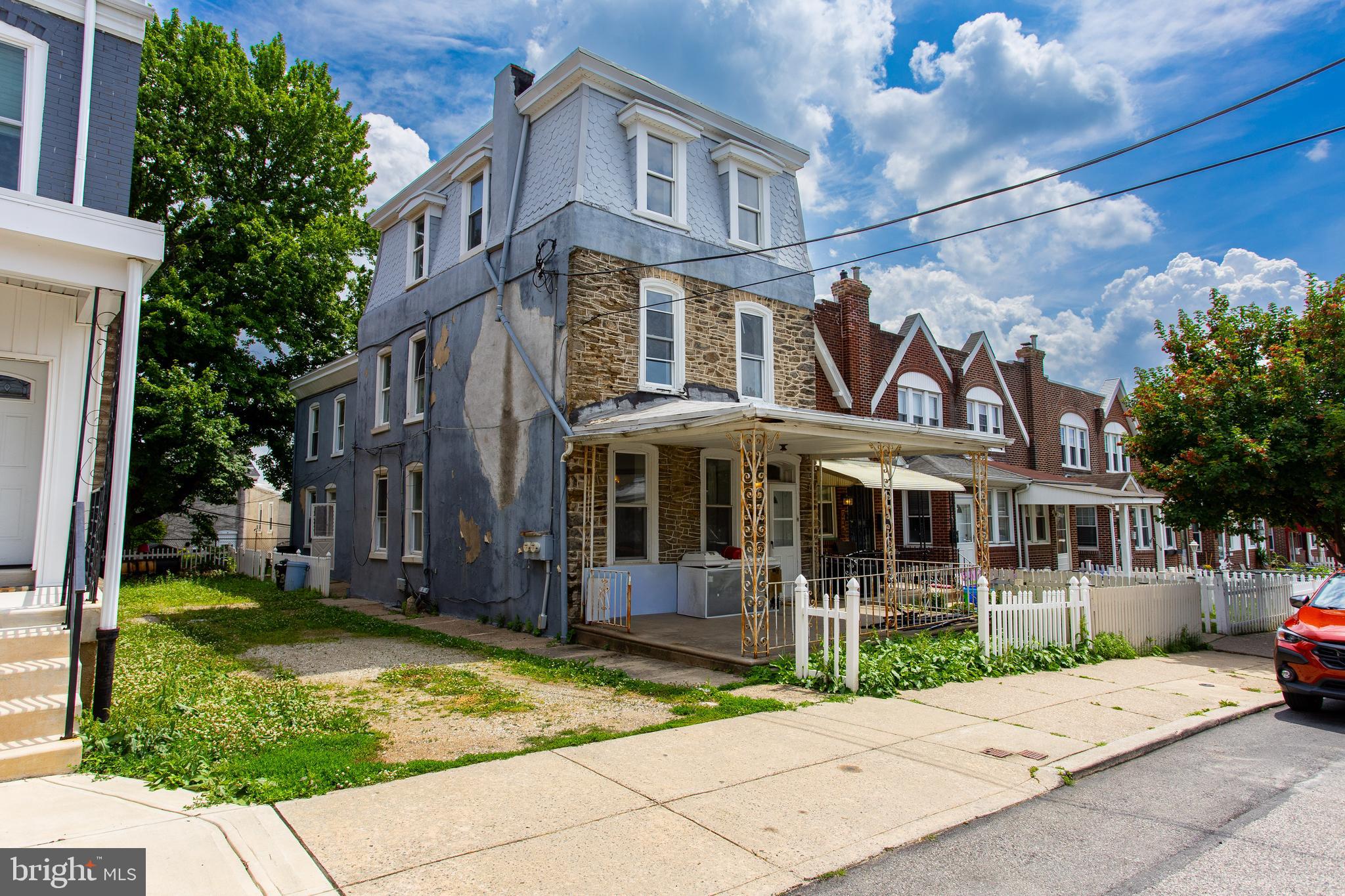 ROXBOROUGH - Residential