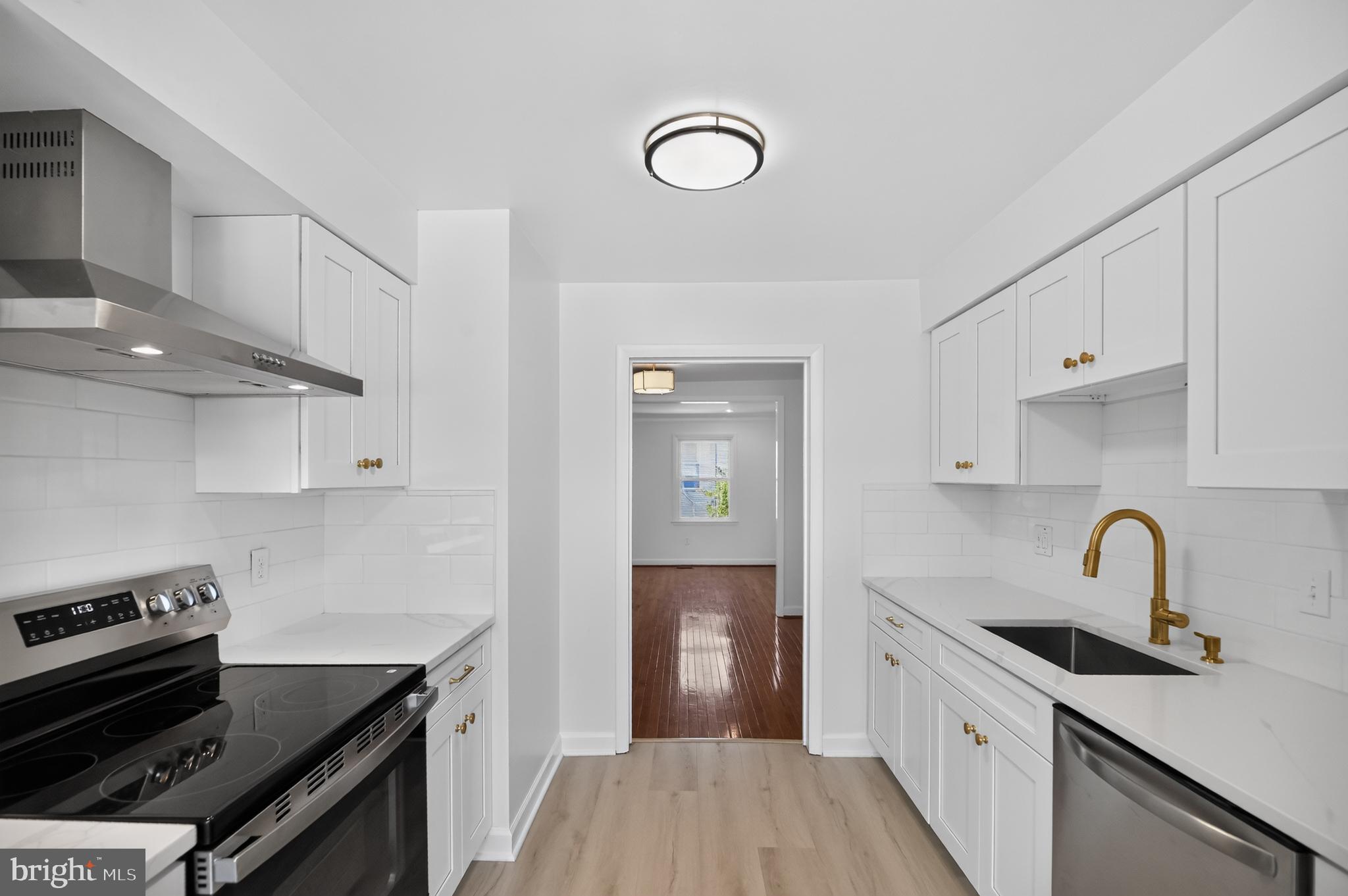 TOWNES OF GREENBRIAR - Residential