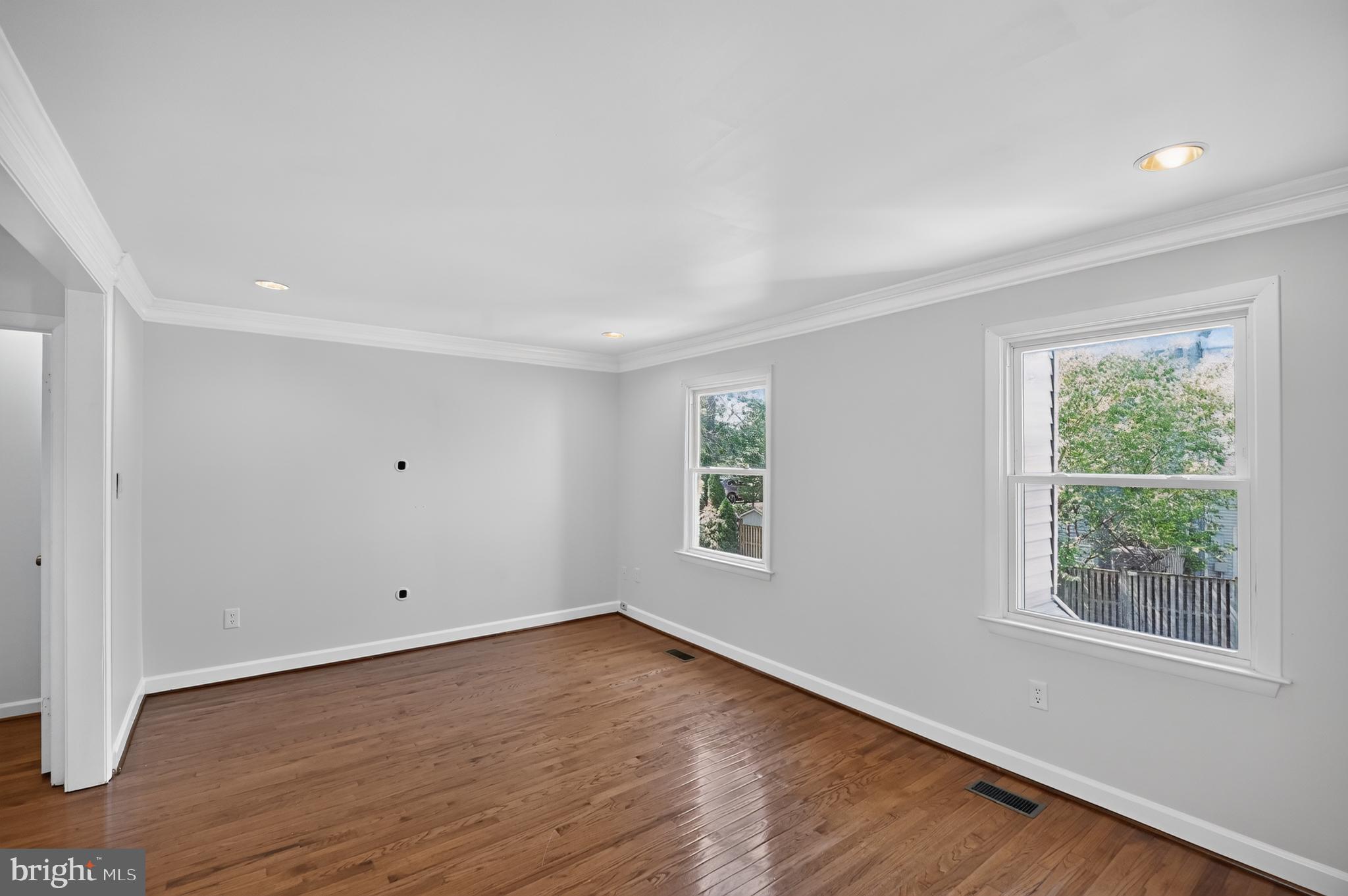 TOWNES OF GREENBRIAR - Residential