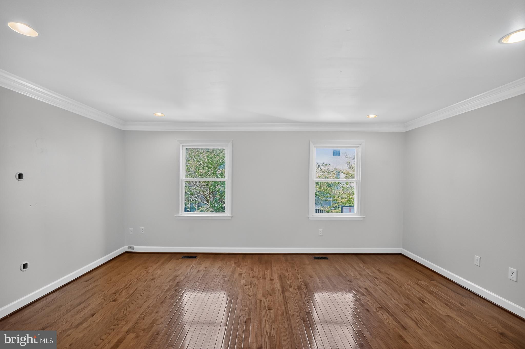 TOWNES OF GREENBRIAR - Residential