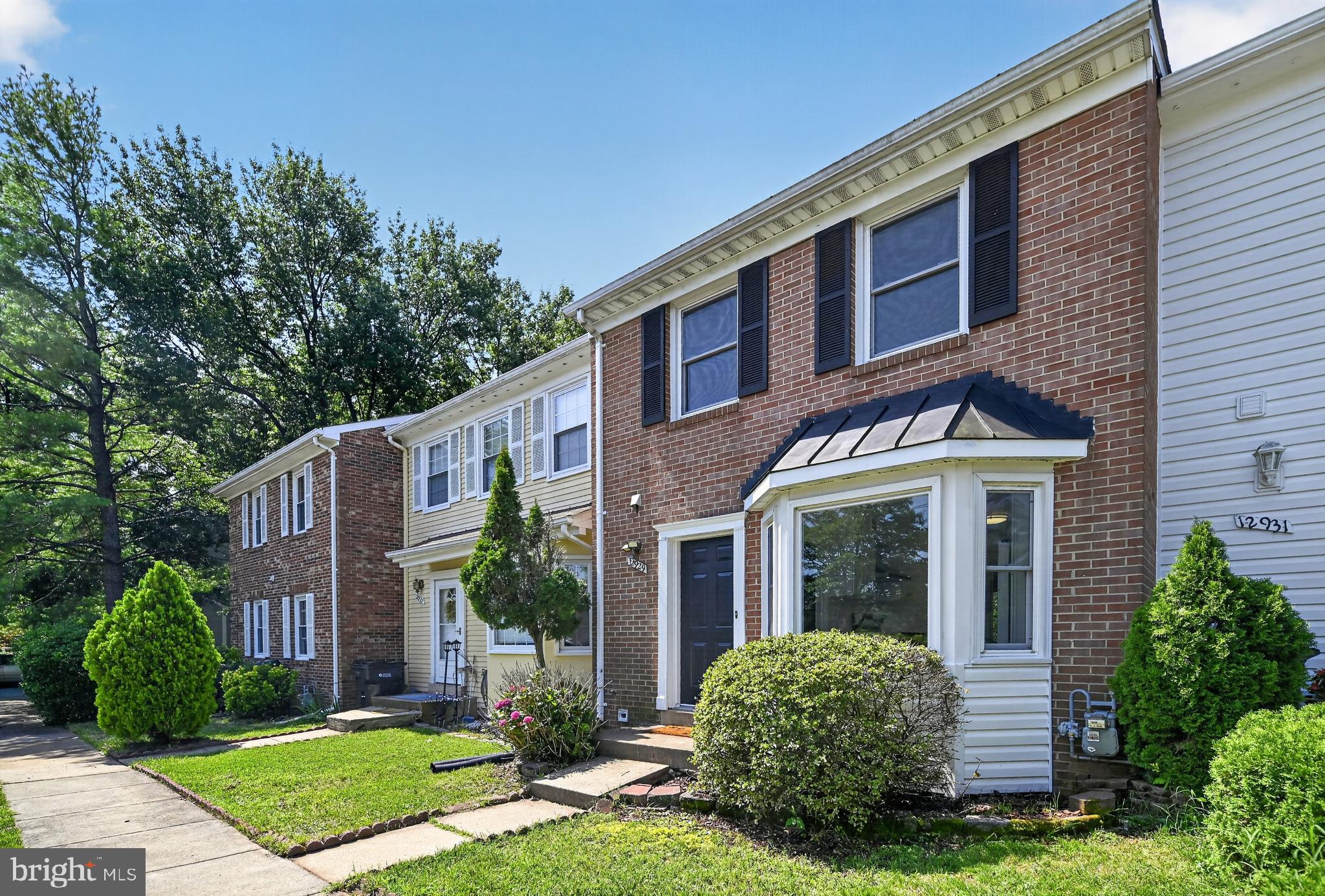 TOWNES OF GREENBRIAR - Residential