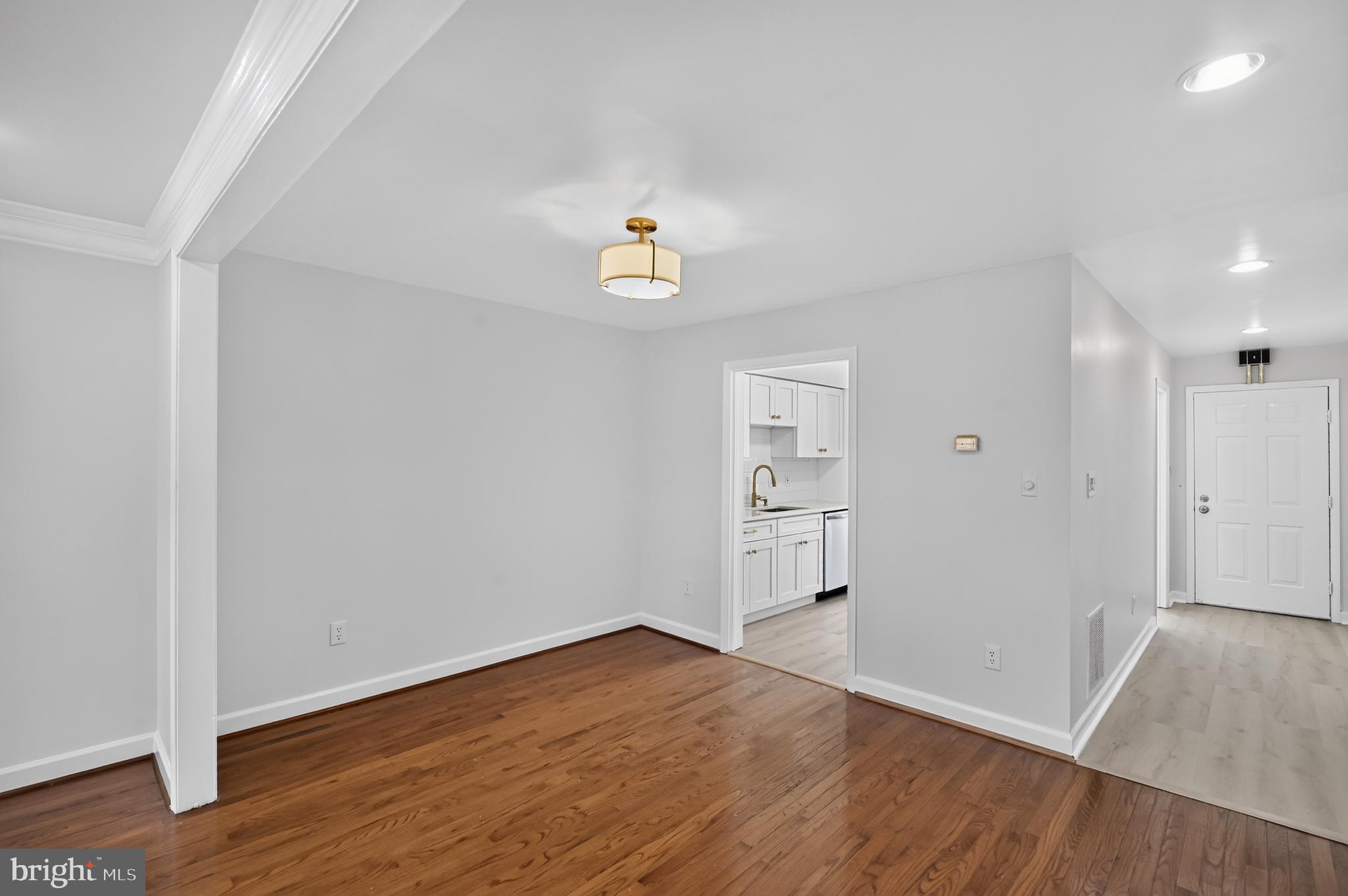 TOWNES OF GREENBRIAR - Residential