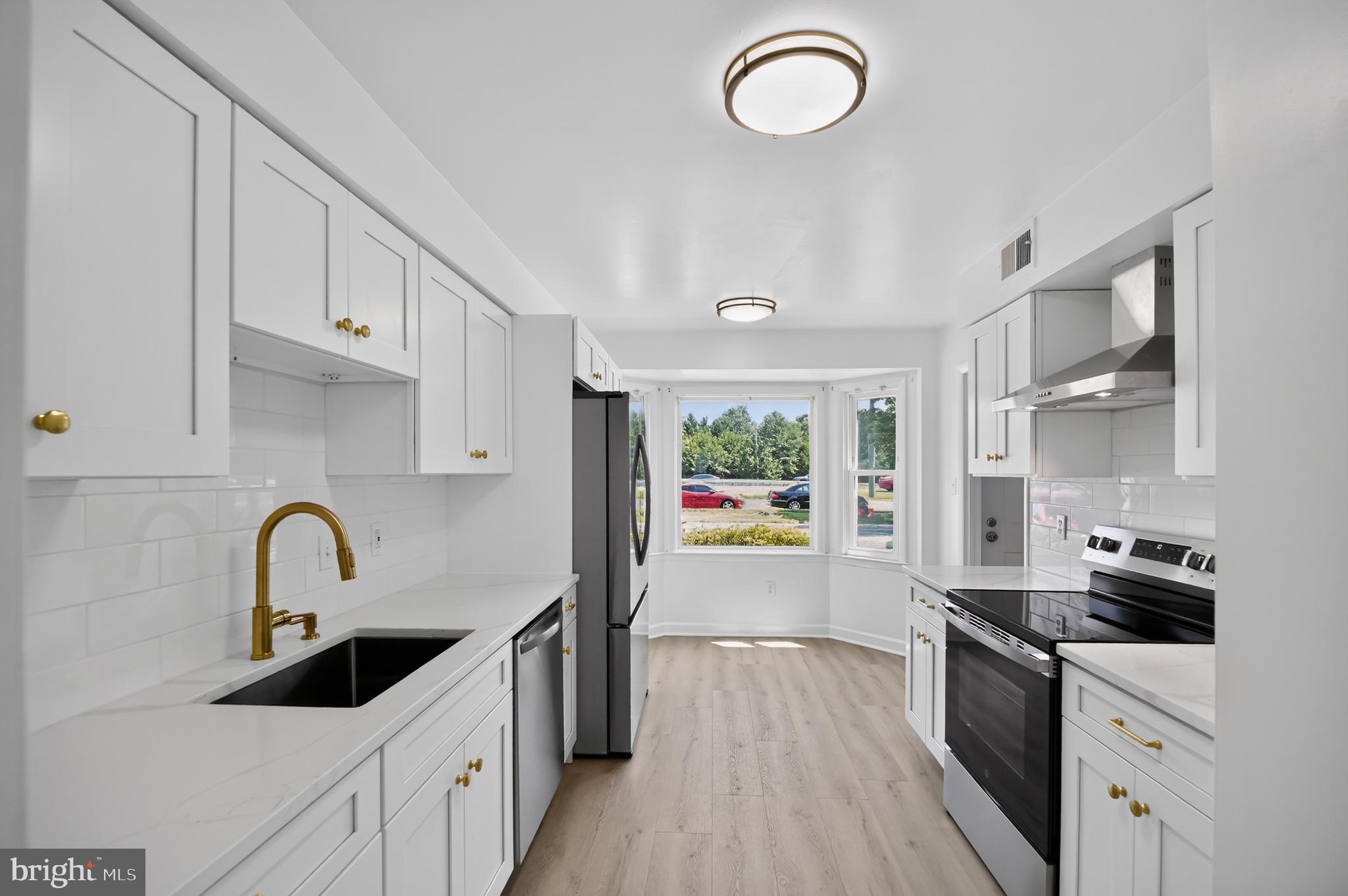 TOWNES OF GREENBRIAR - Residential