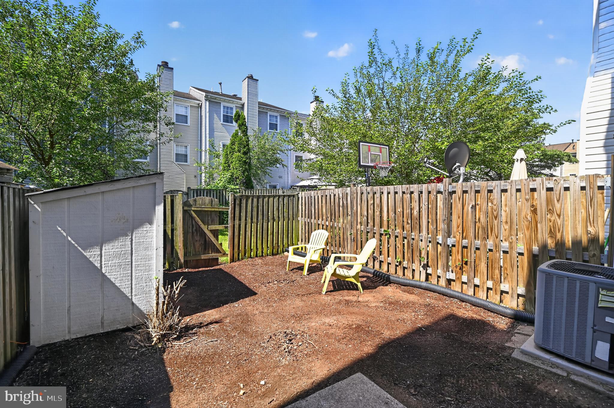 TOWNES OF GREENBRIAR - Residential