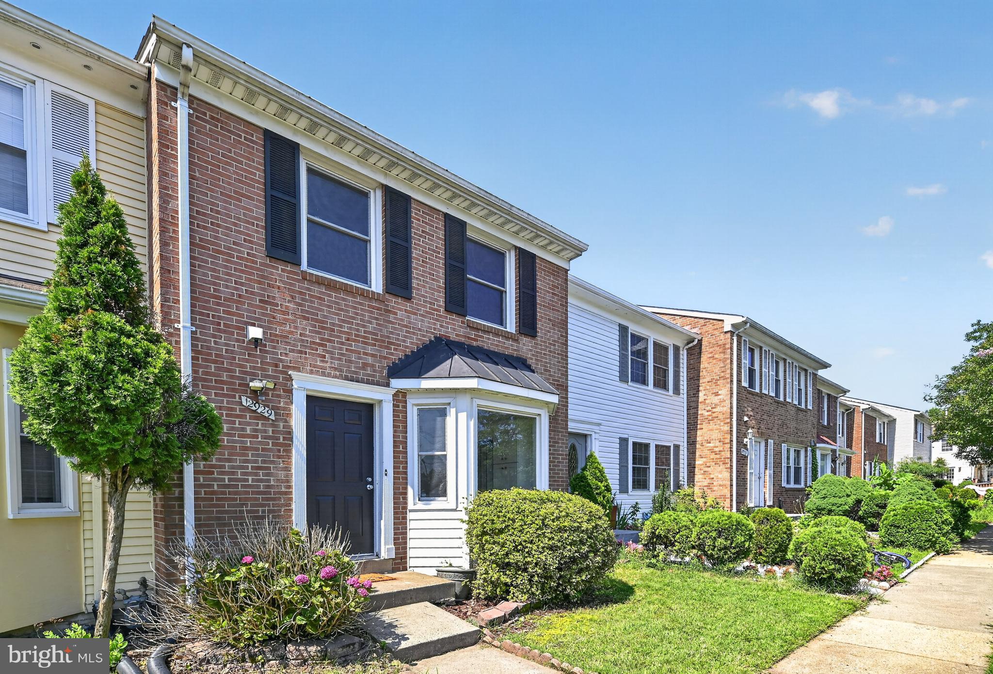 TOWNES OF GREENBRIAR - Residential