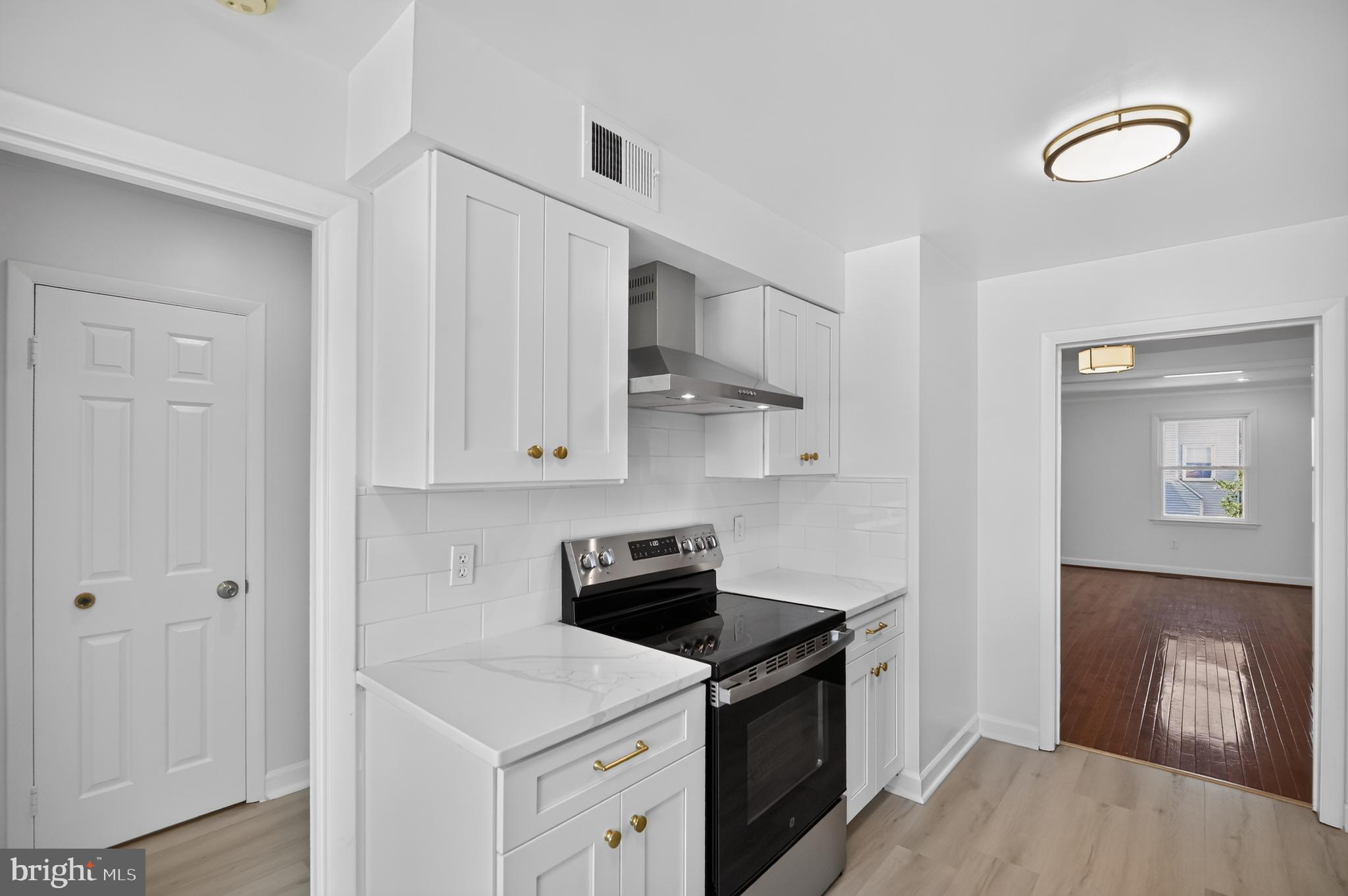 TOWNES OF GREENBRIAR - Residential