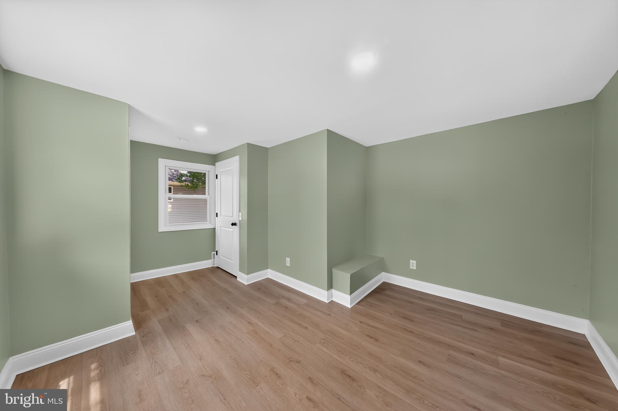 HOLLOWAY TERRACE - Residential