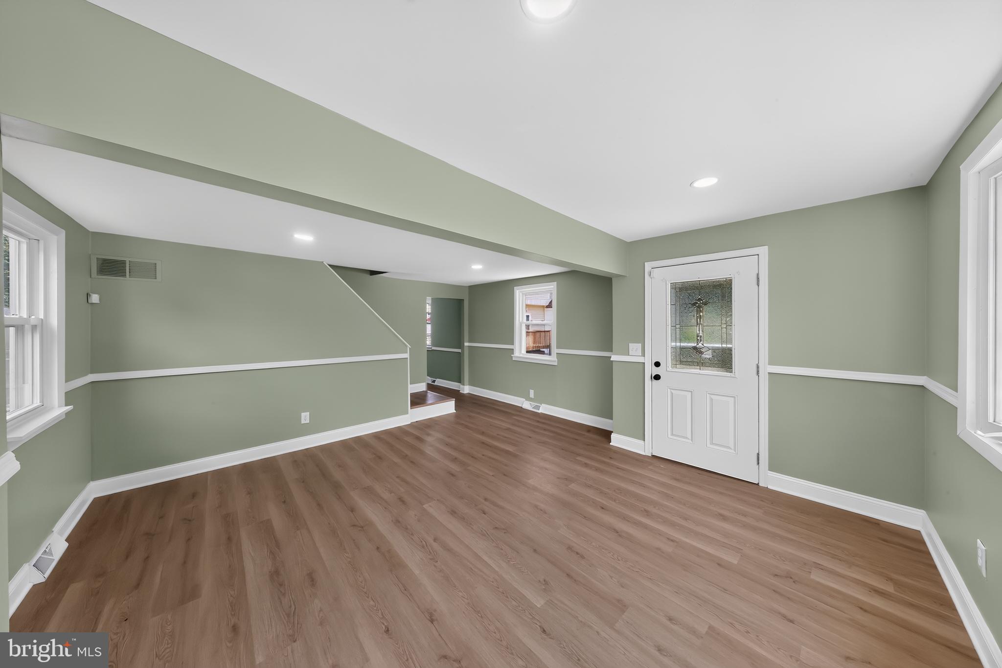 HOLLOWAY TERRACE - Residential