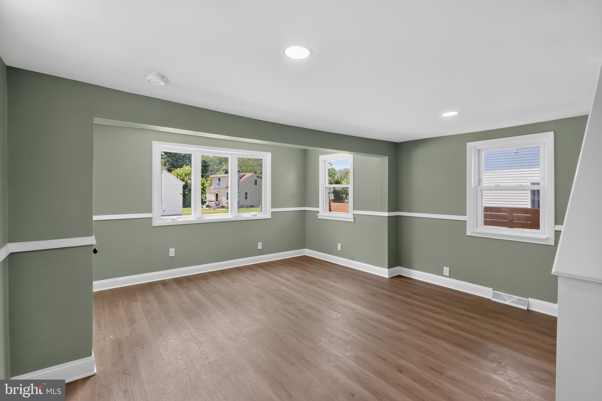 HOLLOWAY TERRACE - Residential