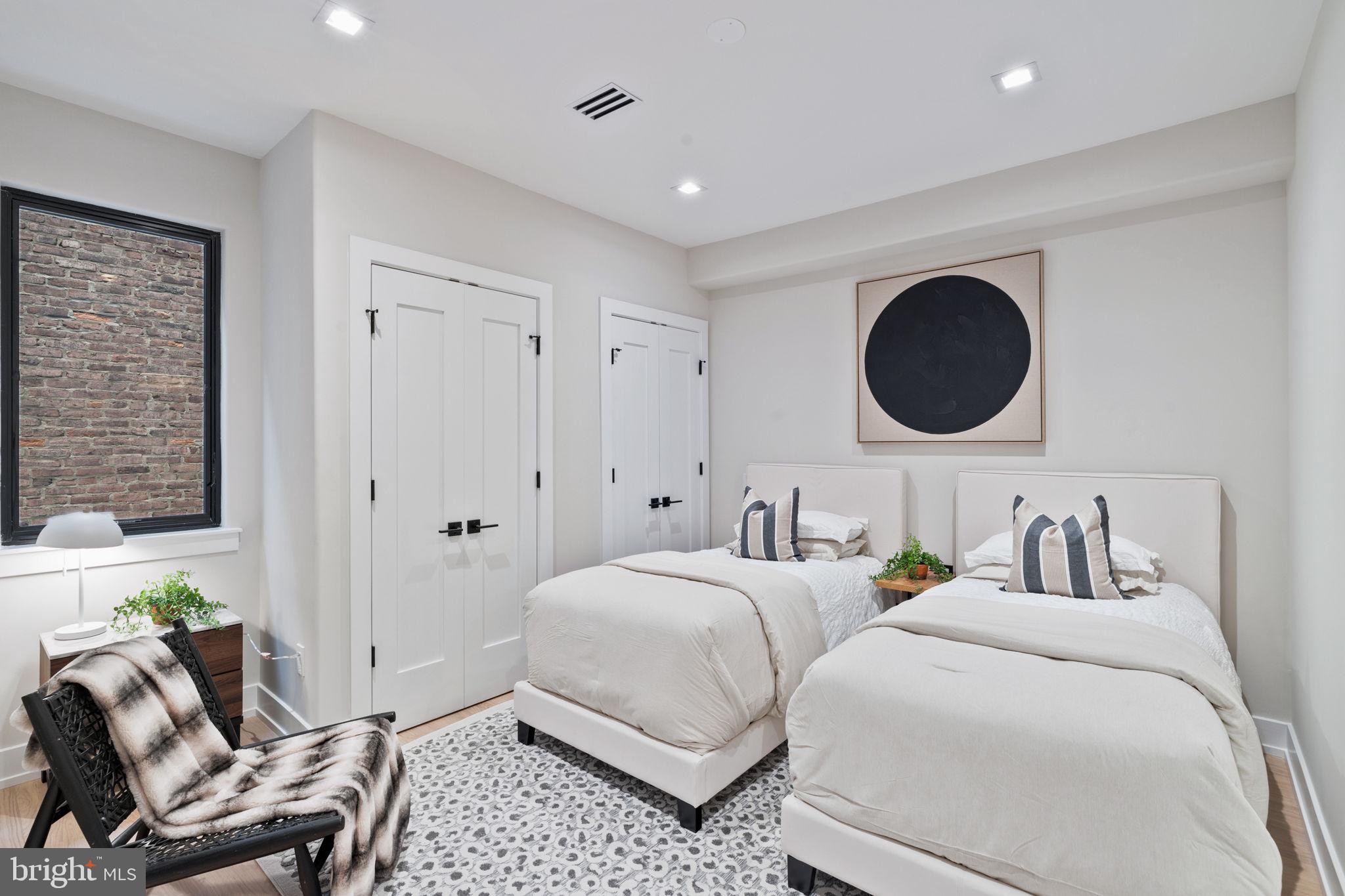 RITTENHOUSE SQUARE - Residential