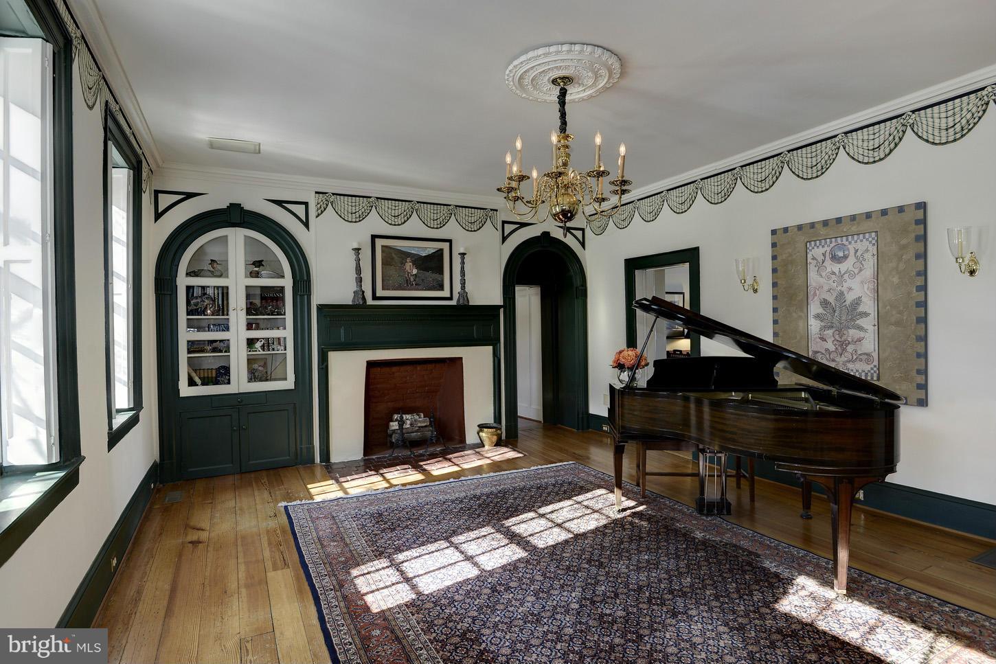 SPRING MEADOWS - Residential
