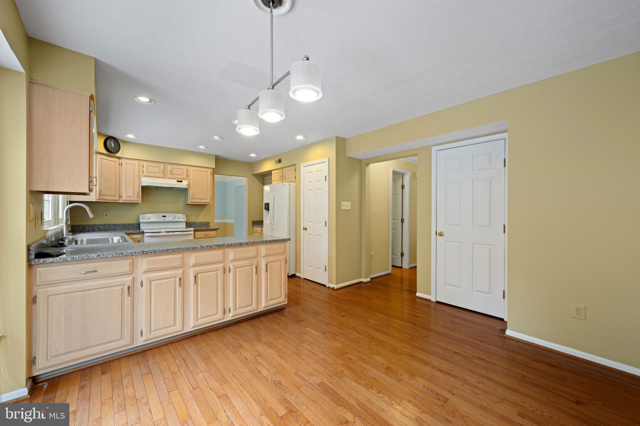 HUNTERS GLEN - Residential
