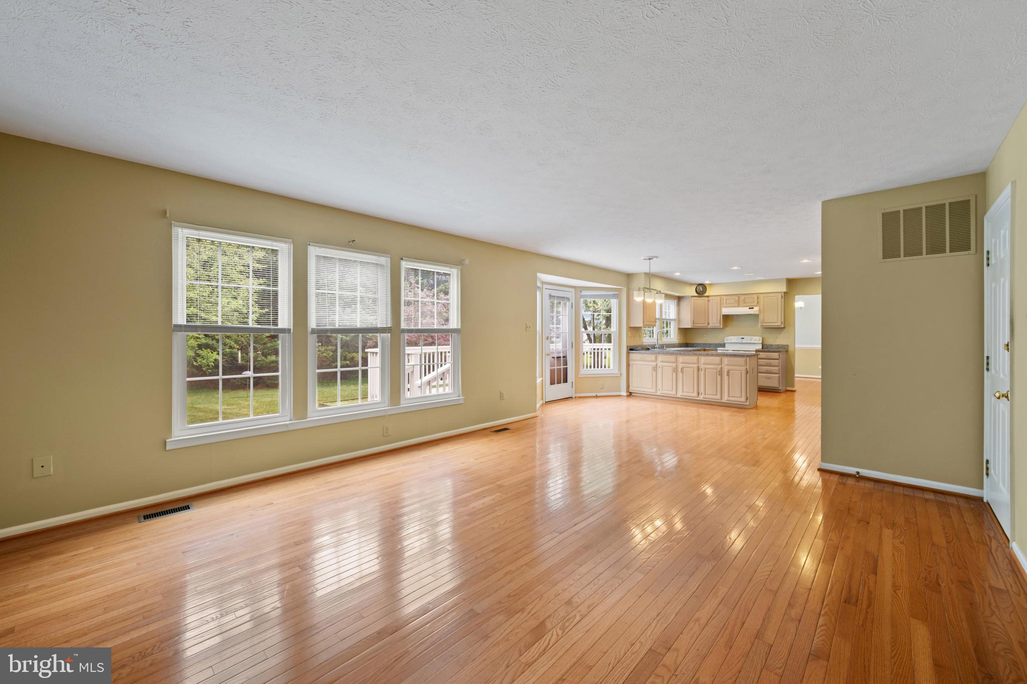 HUNTERS GLEN - Residential