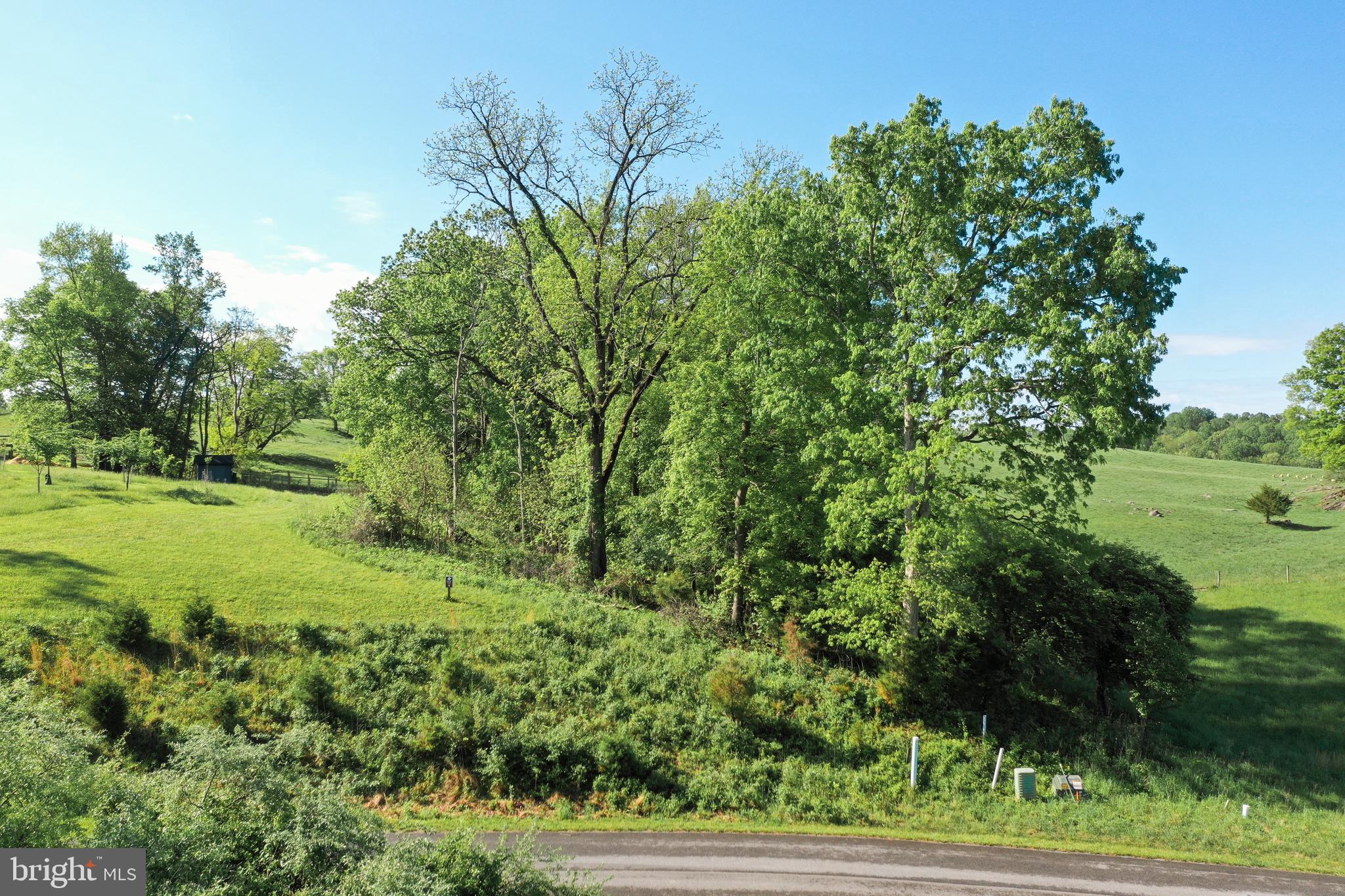 NORTH HILLS - Land