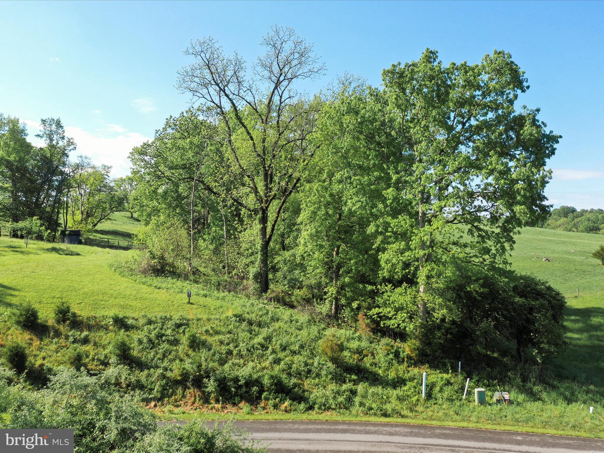 NORTH HILLS - Land
