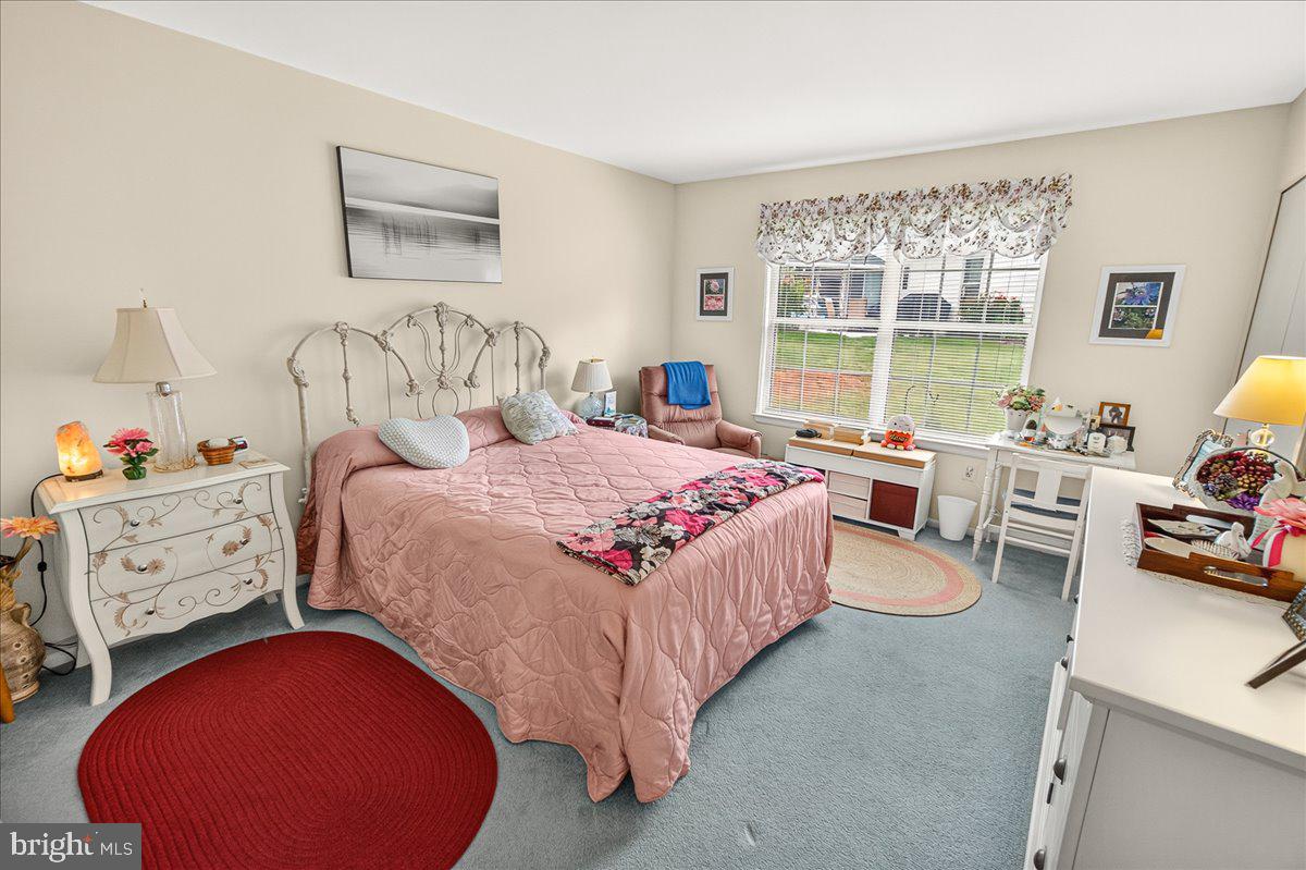 CRESTWOOD VILLAGE - Residential