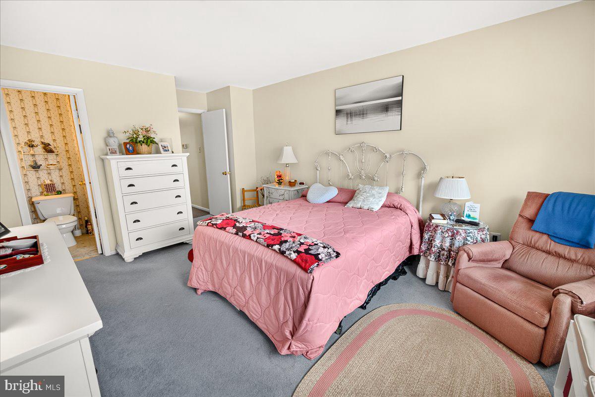 CRESTWOOD VILLAGE - Residential