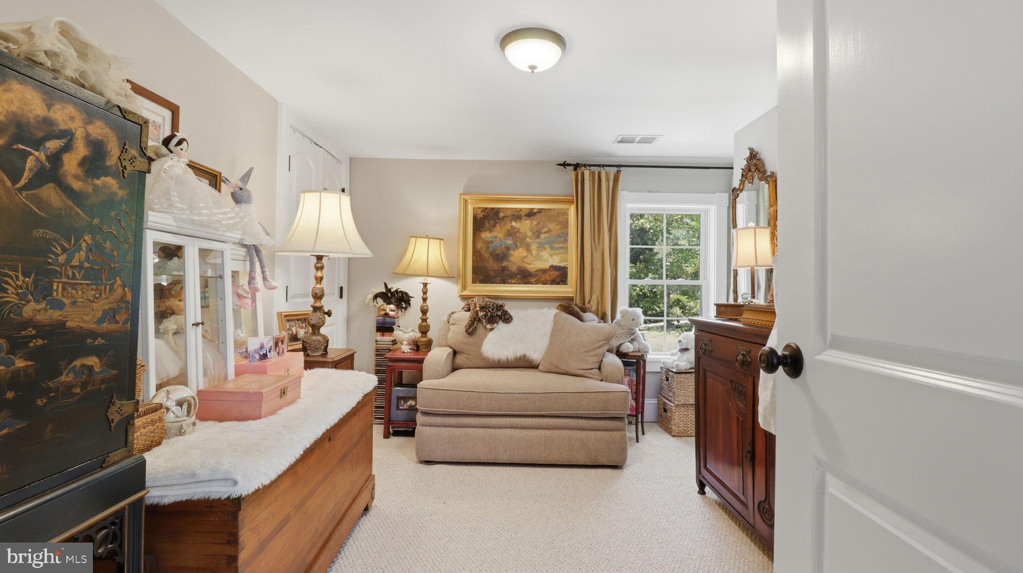 THE PLAINS - Residential