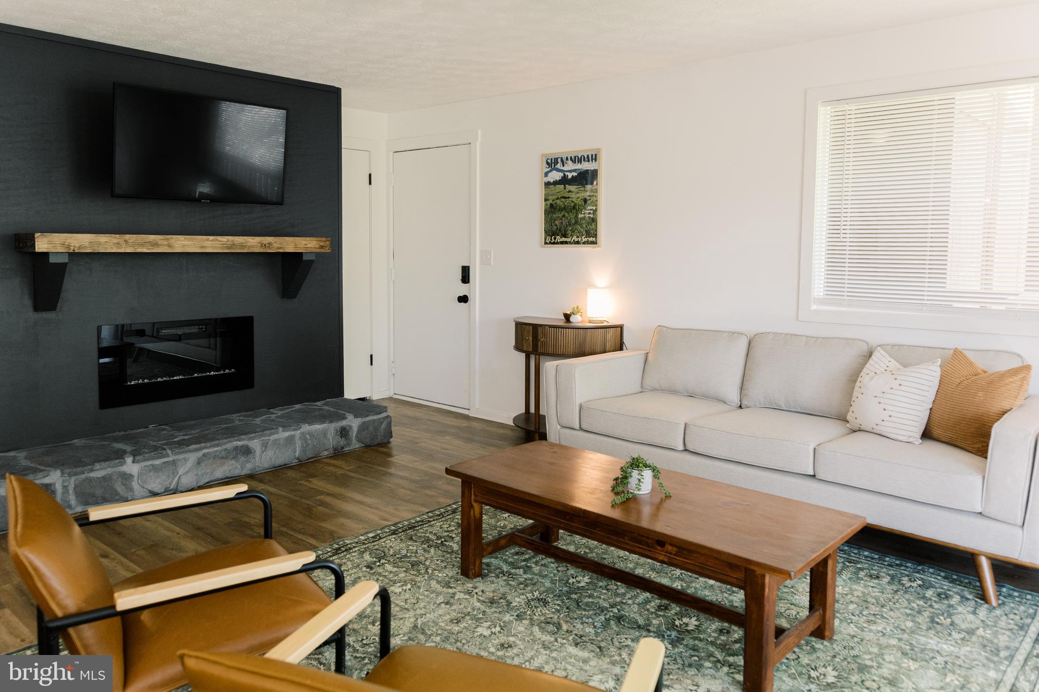 THE HILL CONDOS - Residential