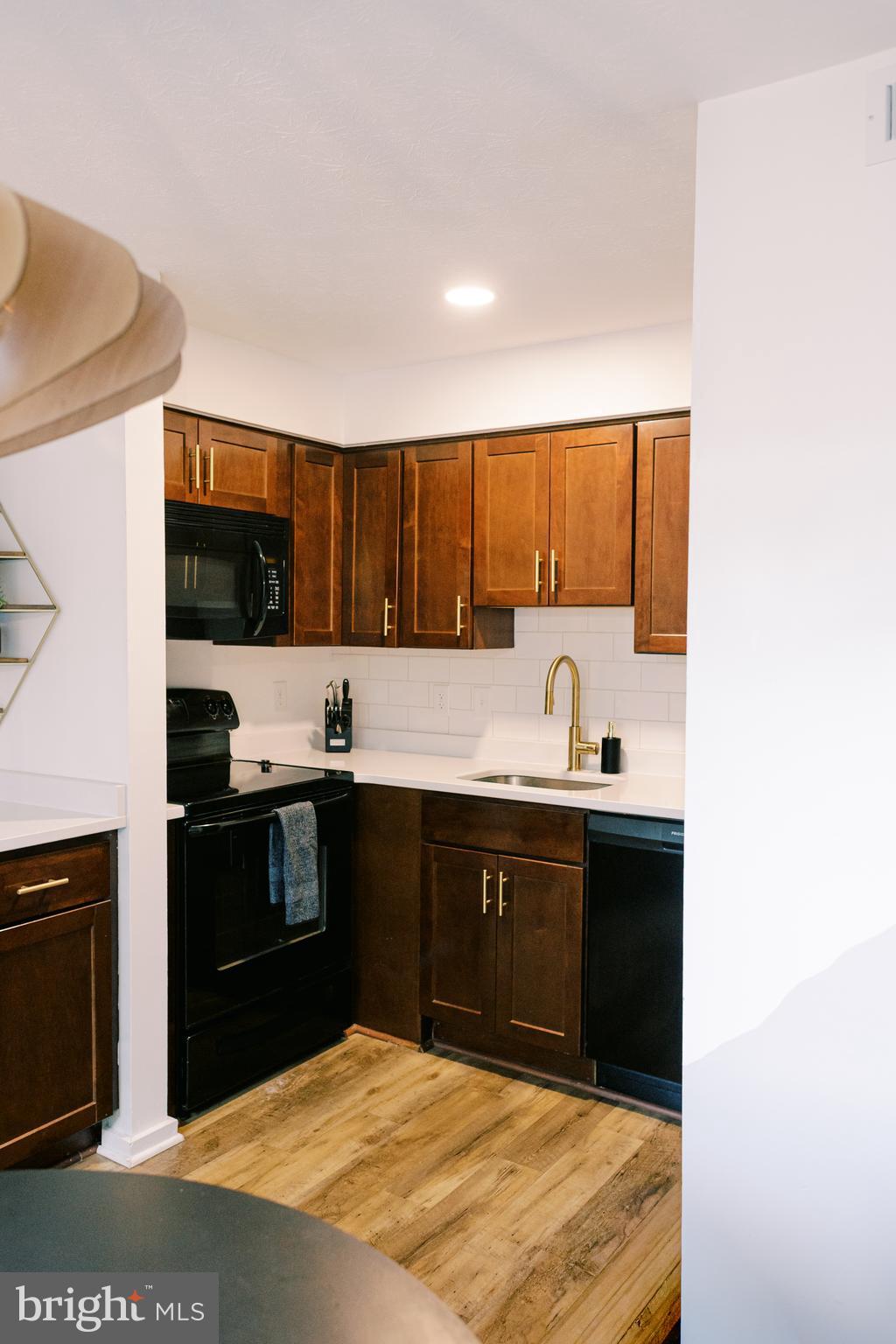 THE HILL CONDOS - Residential