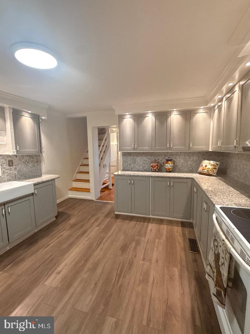 BRIDESBURG - Residential