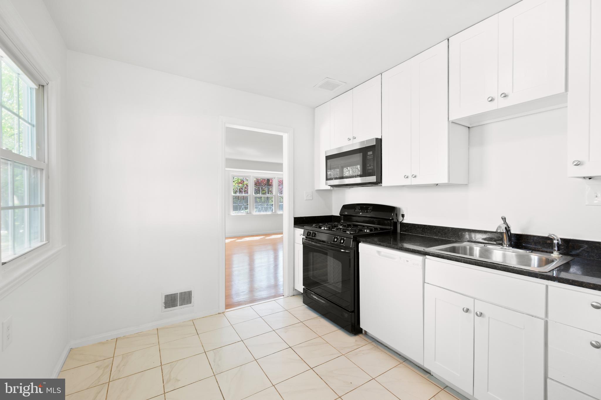 HYATTSVILLE - Residential
