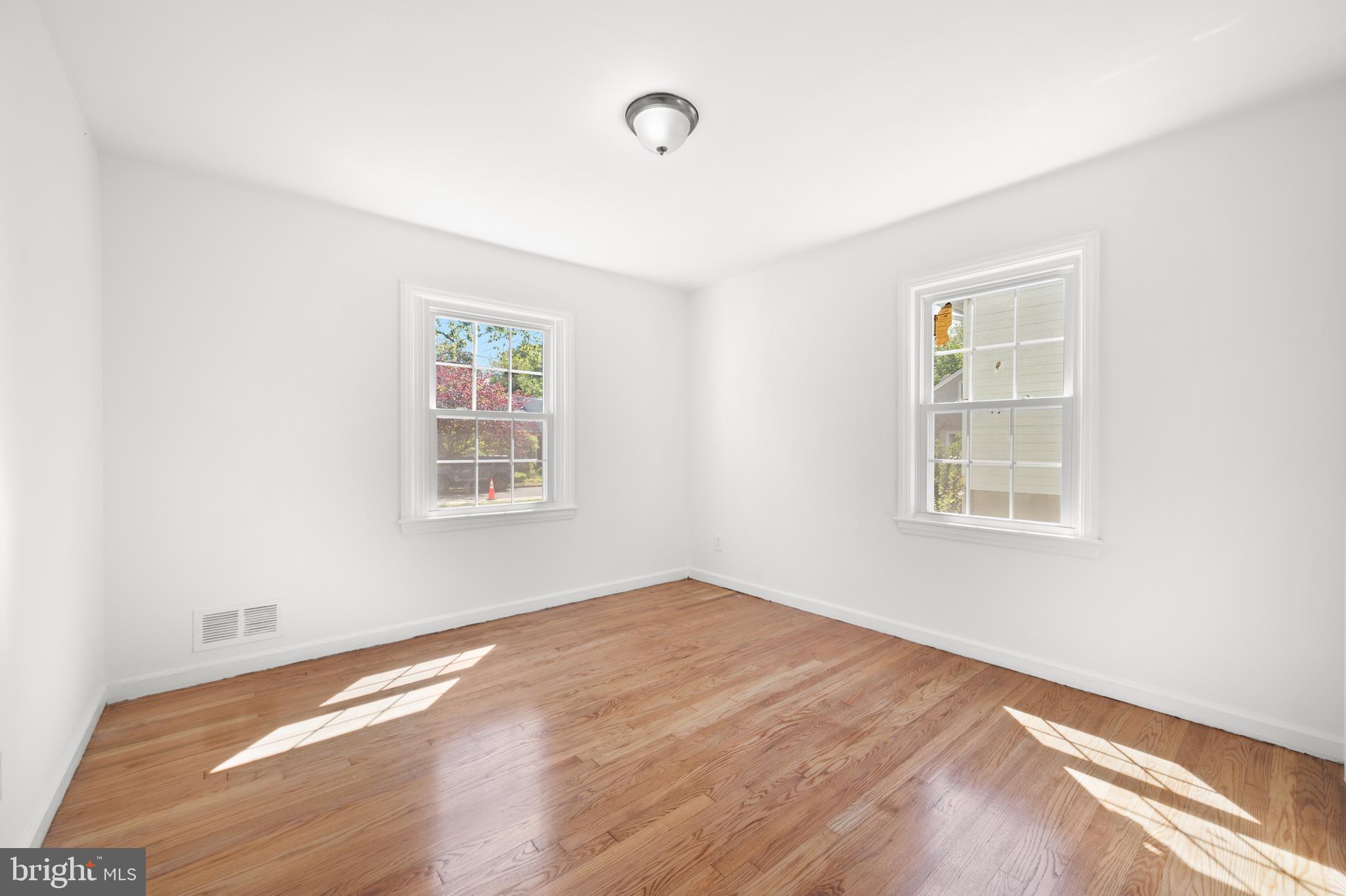 HYATTSVILLE - Residential