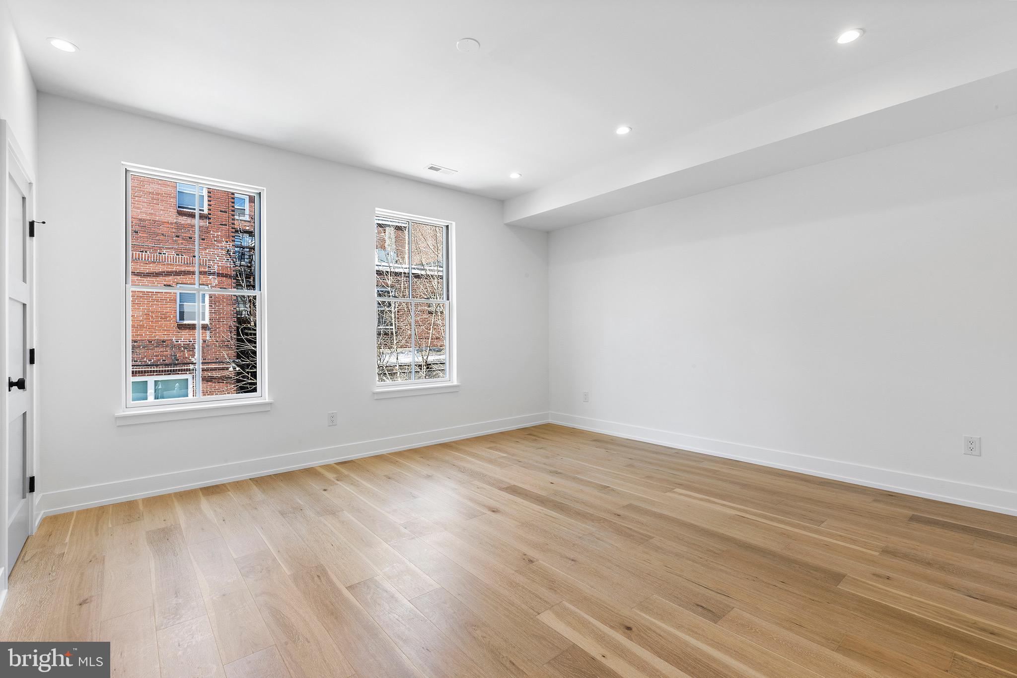PASSYUNK SQUARE - Residential