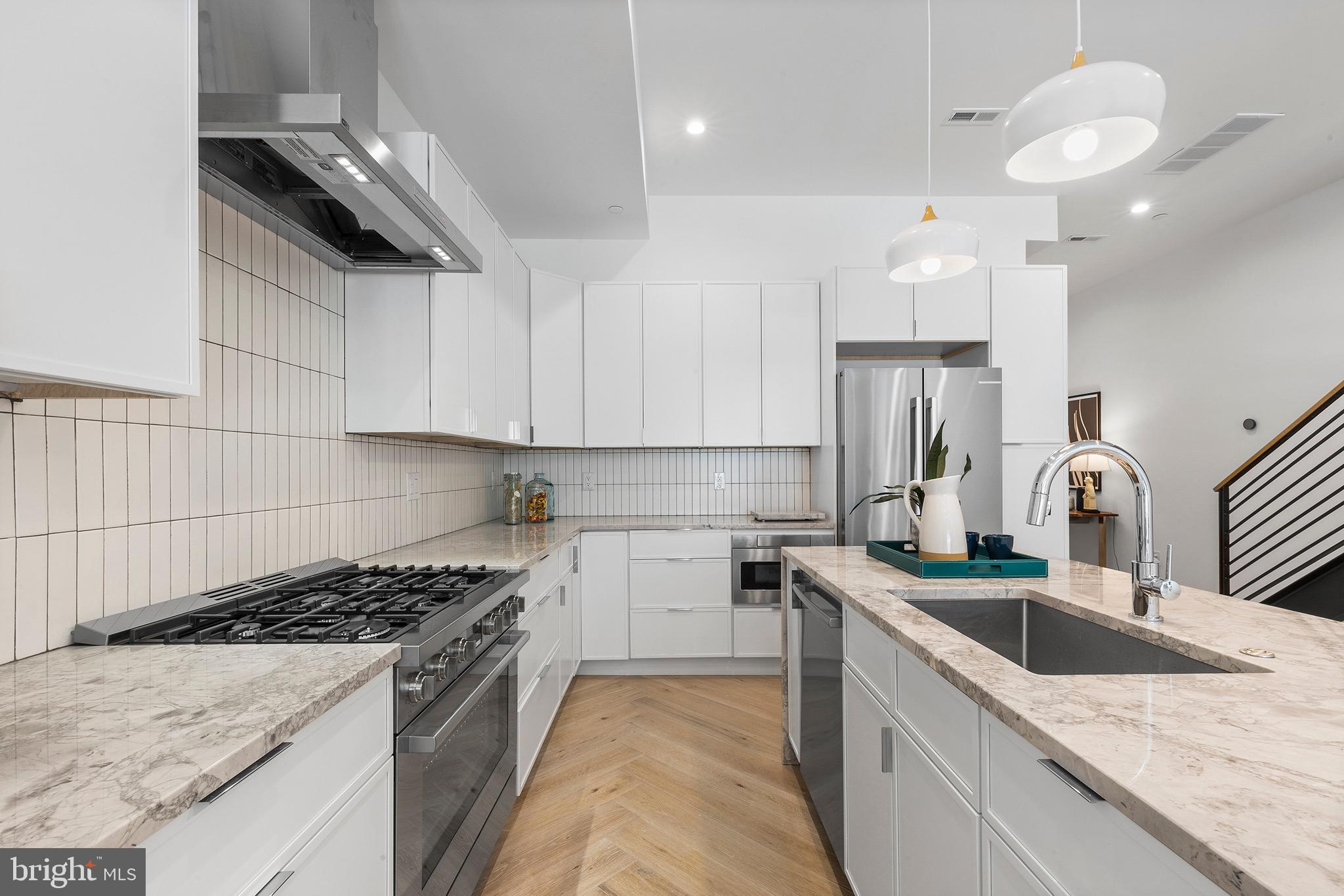 PASSYUNK SQUARE - Residential