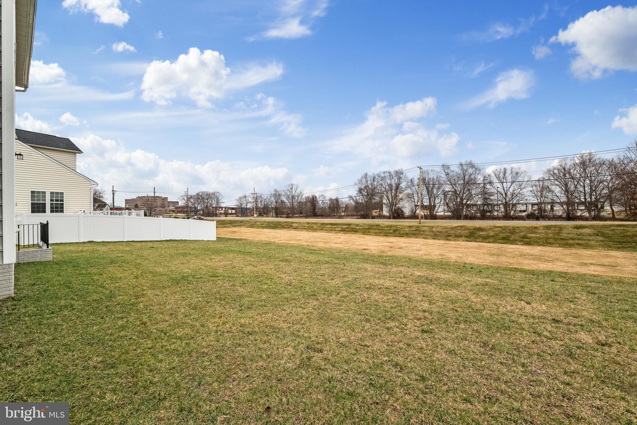 THE VILLAGE OF WASHINGTON TRAIL EAST - Residential