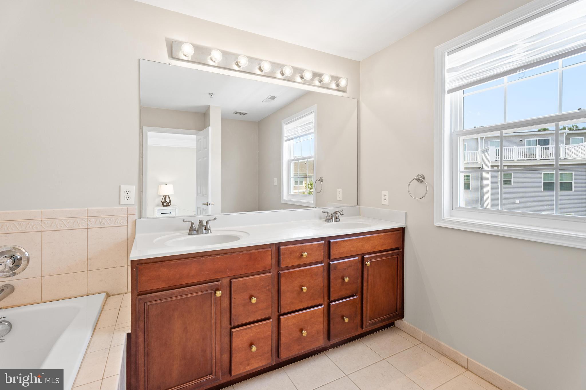BAYSIDE - Residential