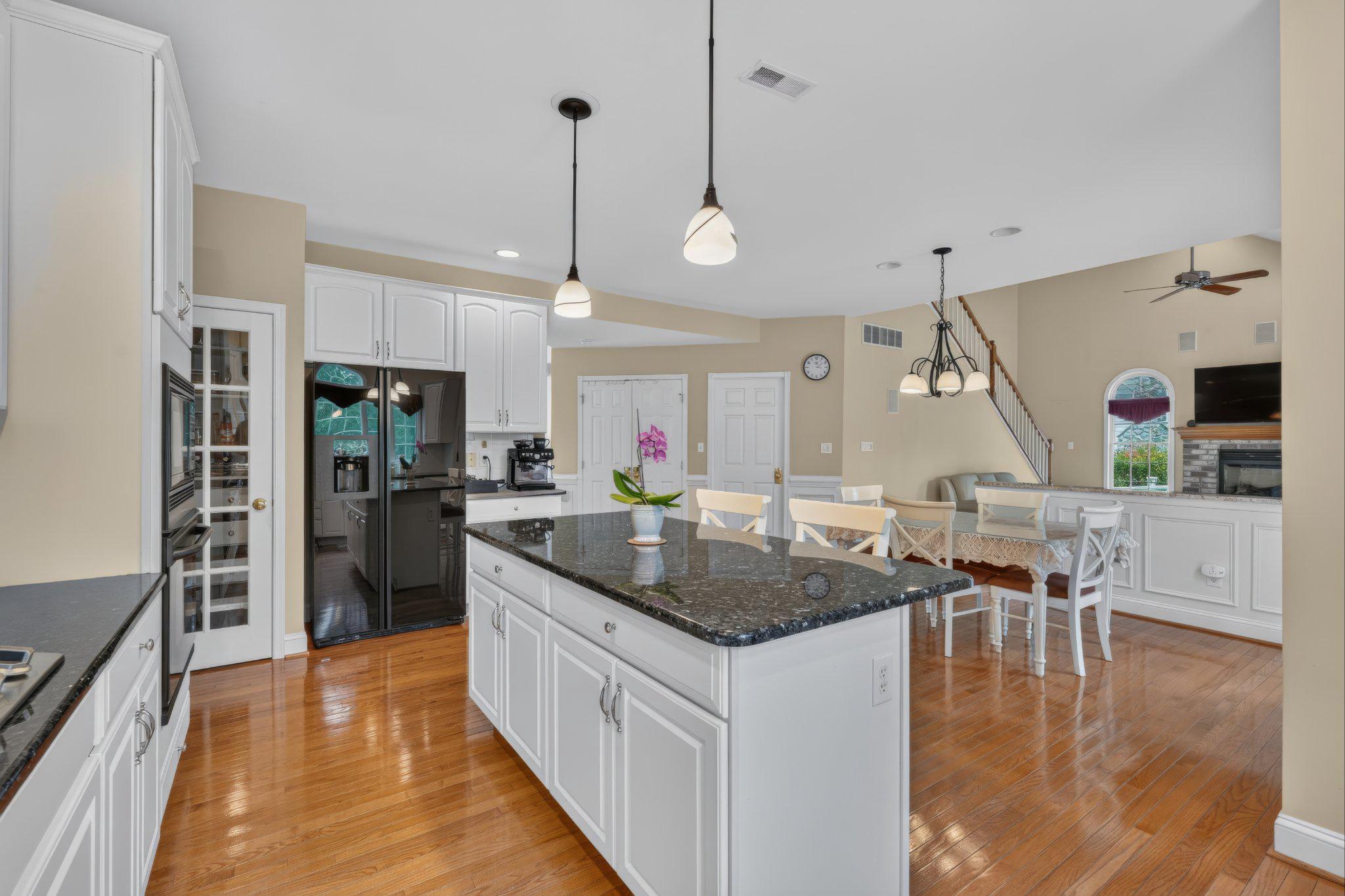 RED LION CHASE - Residential